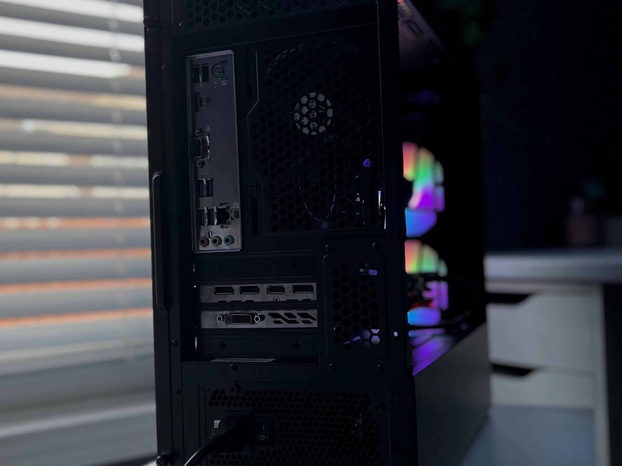 🔴 ⚫ 🔴 Compact Gaming PC | GTX 1060 // Ryzen 5 1600 AF