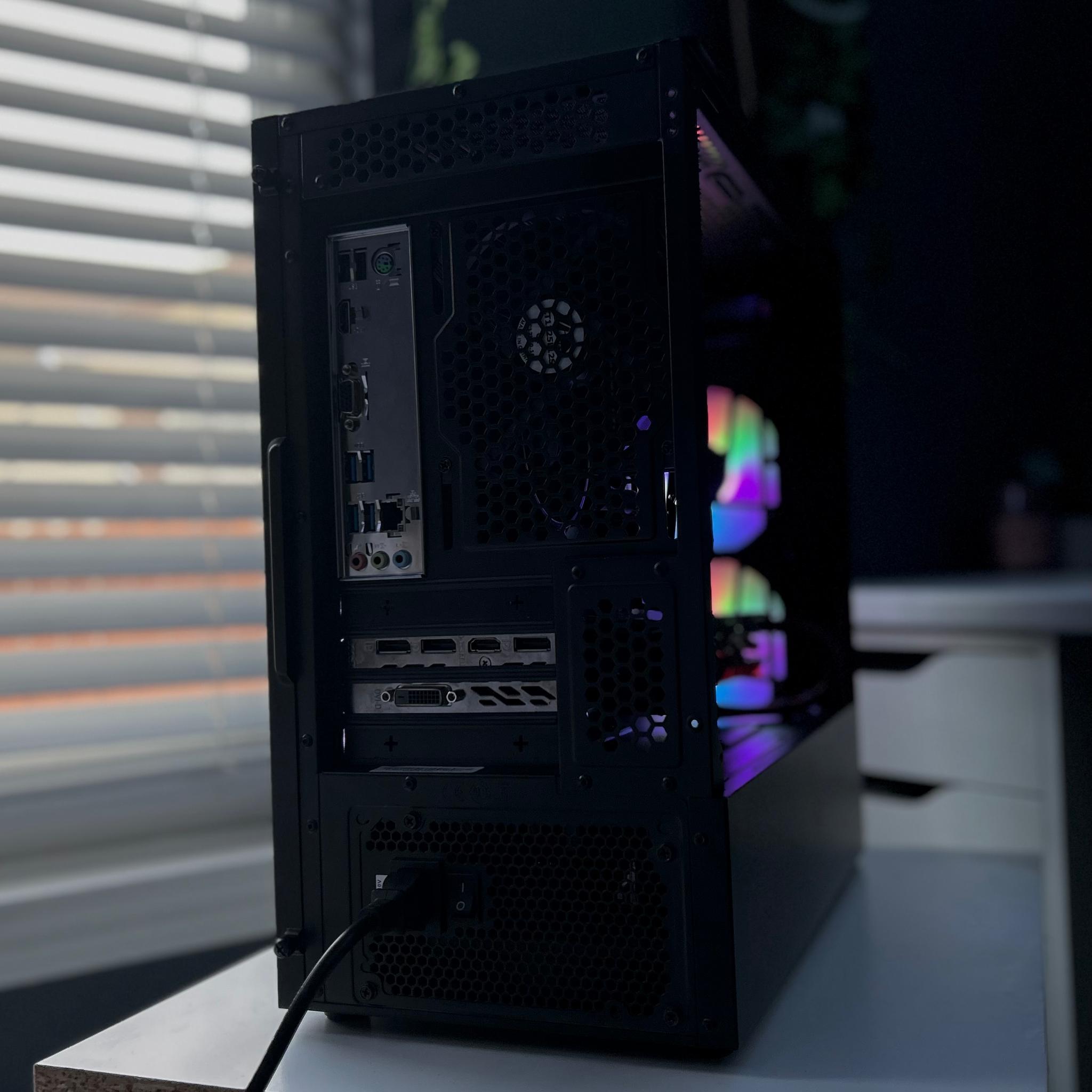 🔴 ⚫ 🔴 Compact Gaming PC | GTX 1060 // Ryzen 5 1600 AF