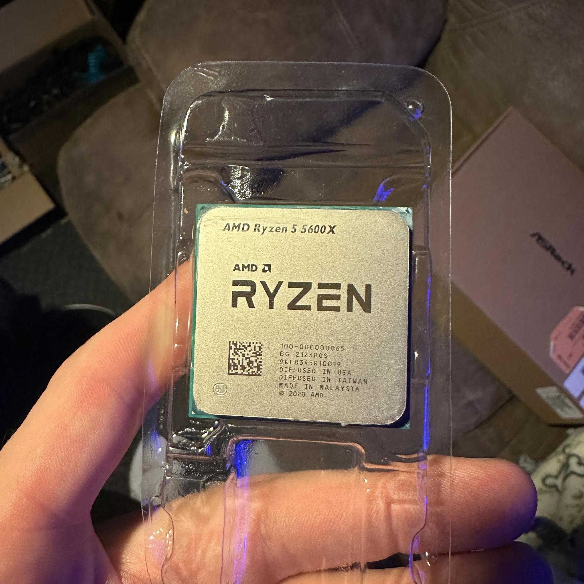 RYZEN 5 5600X