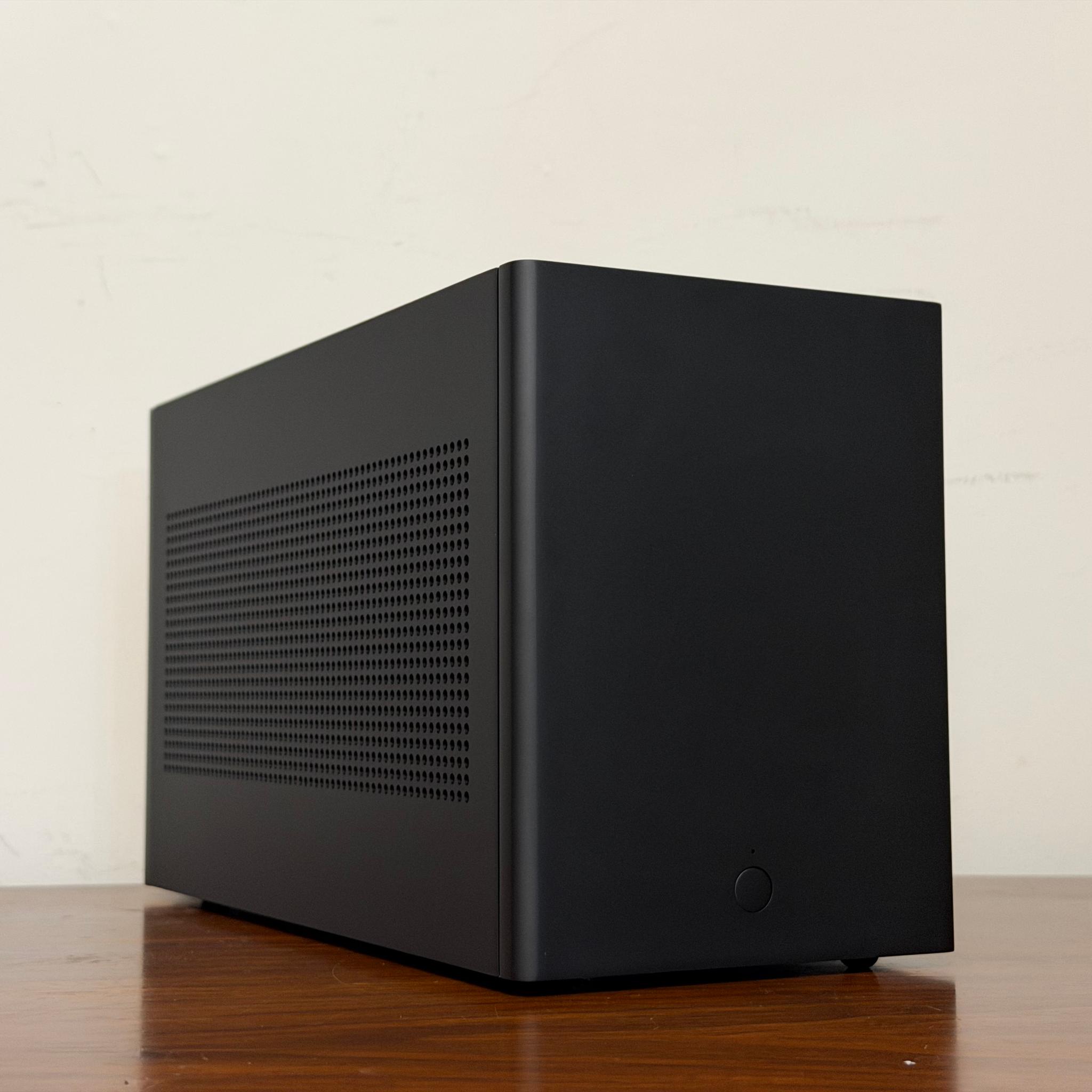 RX 9070 XT | Ryzen 7 7700X | 32GB DDR5 | B650I | 2TB SSD | 850W