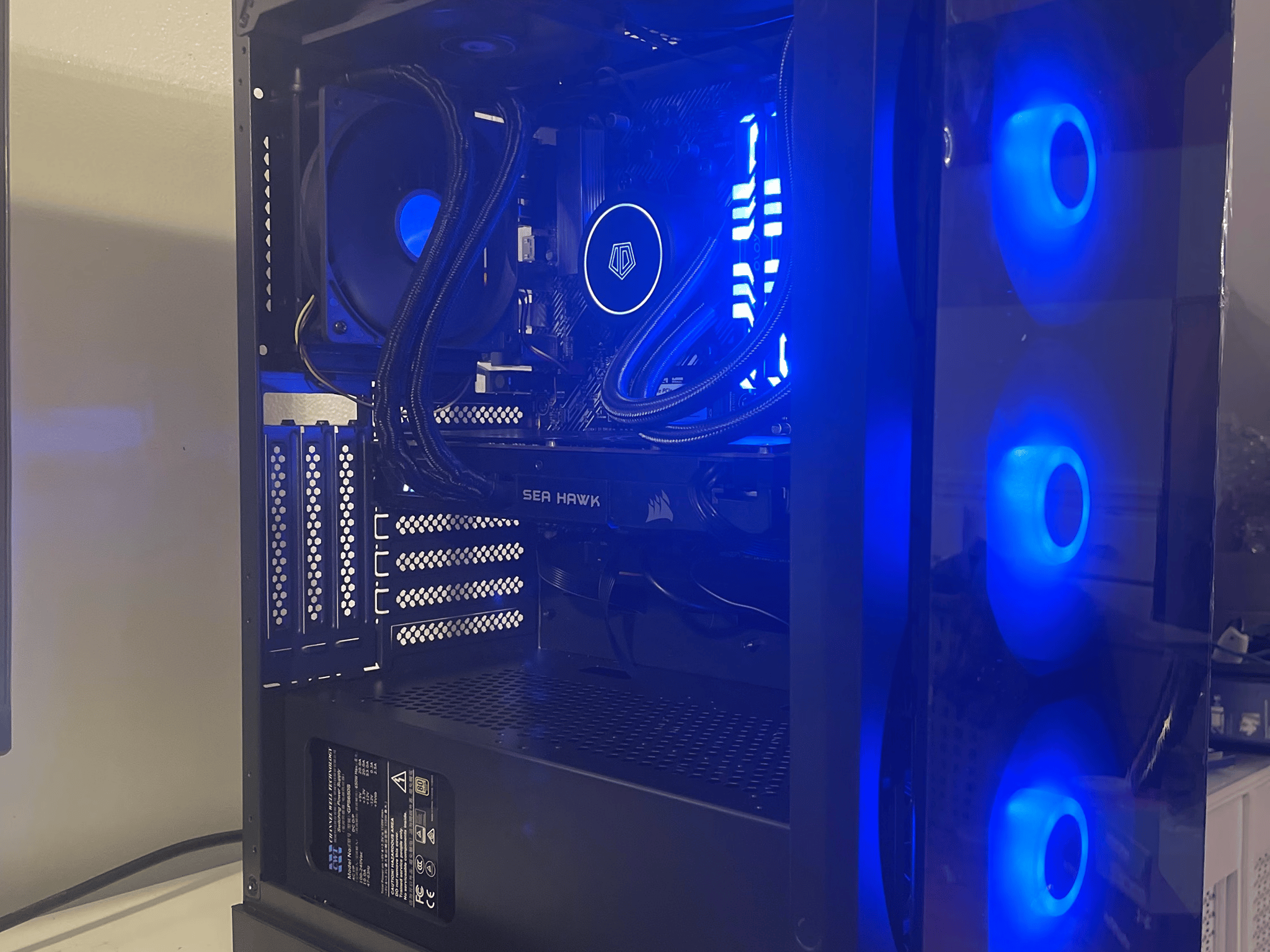 AQUA - Mid-Range Gaming PC - Ryzen 5 3600 + GTX 1080