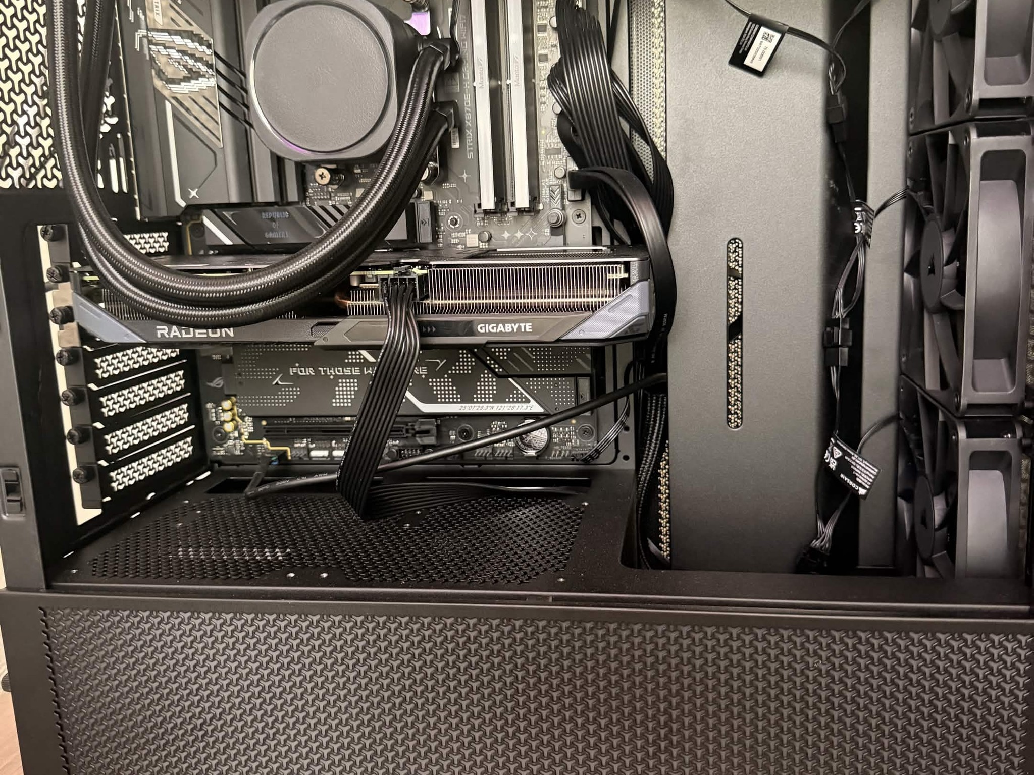 AMD Ryzen 7 9800X3D