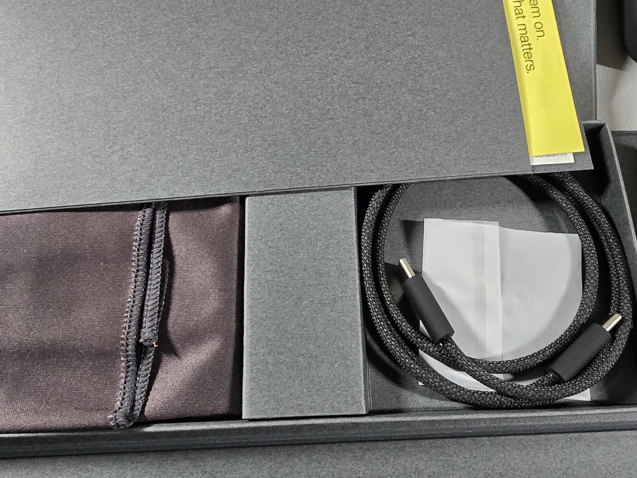 Even Realities G1 B Grey1 Smart AR Glasses New Out of Box w/ Original Packaging