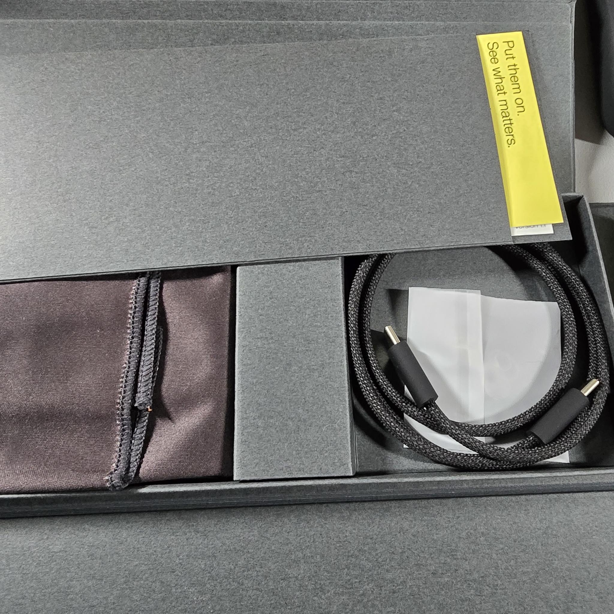 Even Realities G1 B Grey1 Smart AR Glasses New Out of Box w/ Original Packaging