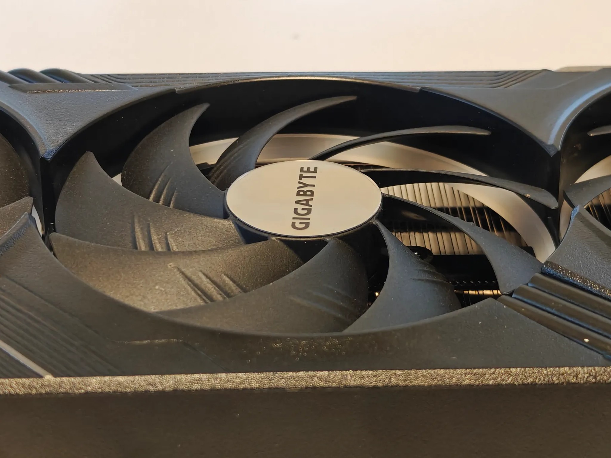 GIGABYTE GAMING GeForce RTX 4090 24GB GDDR6X (OPEN BOX, RETAIL BOX DAMAGE)