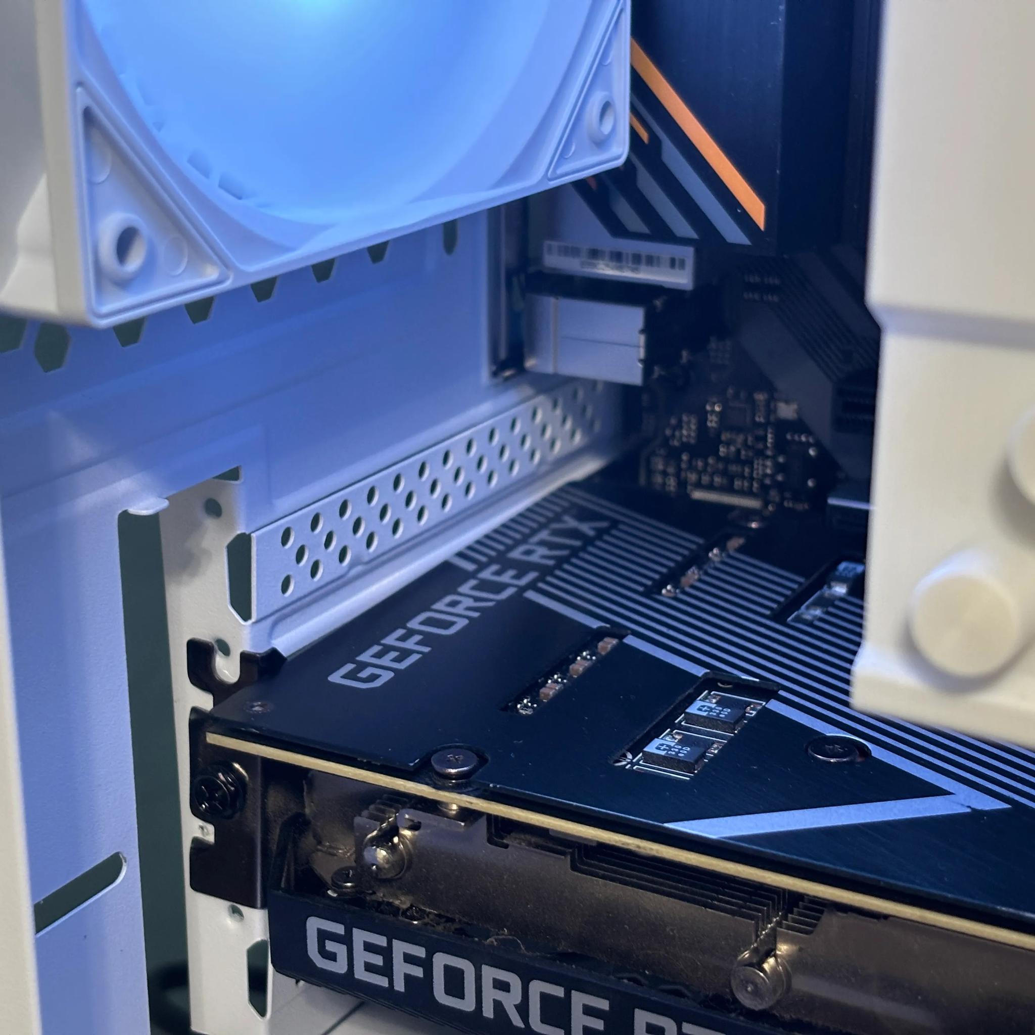 White Custom RTX Gaming PC
