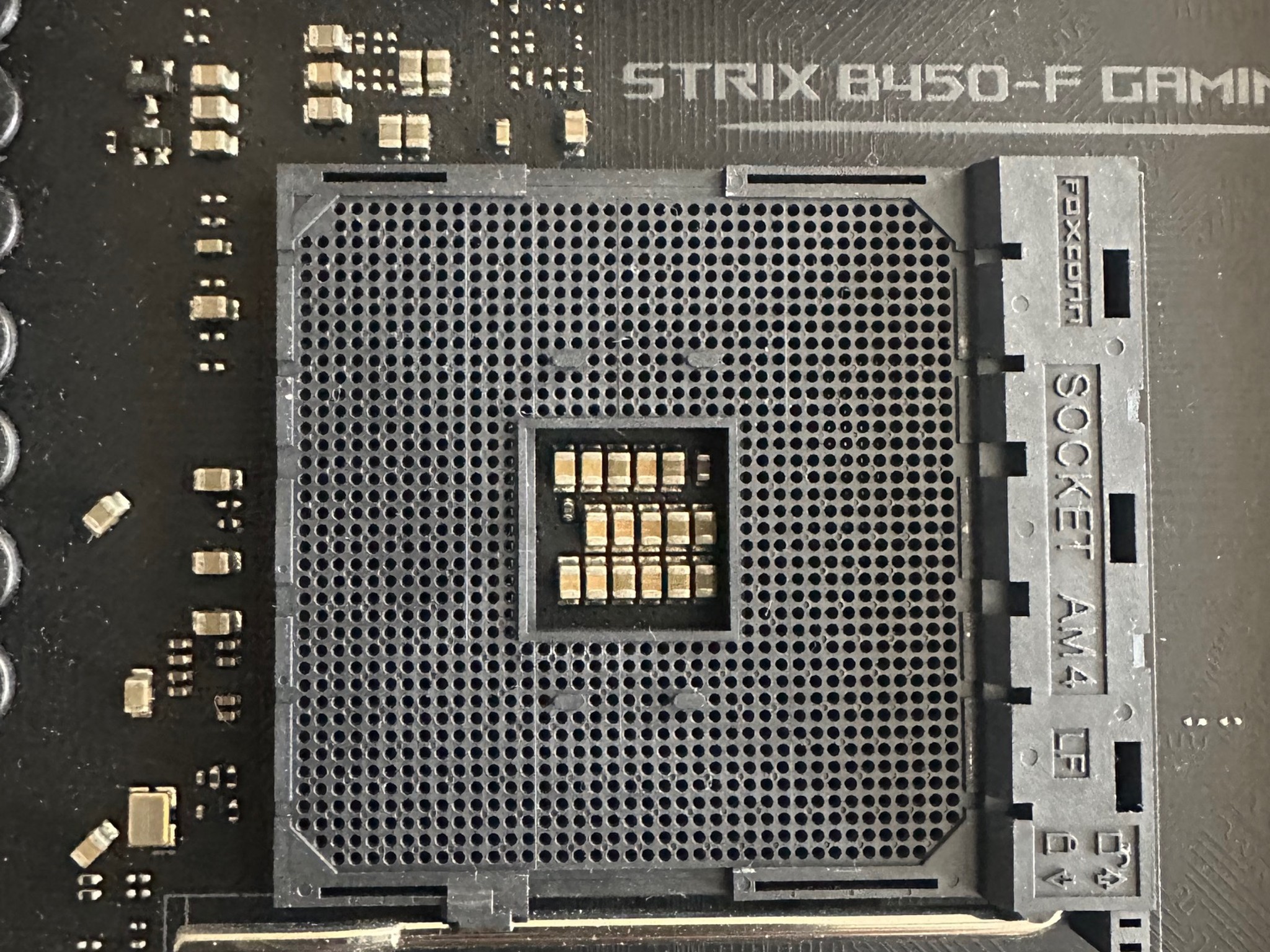 ROG STRIX  B-450 F GAMING 2