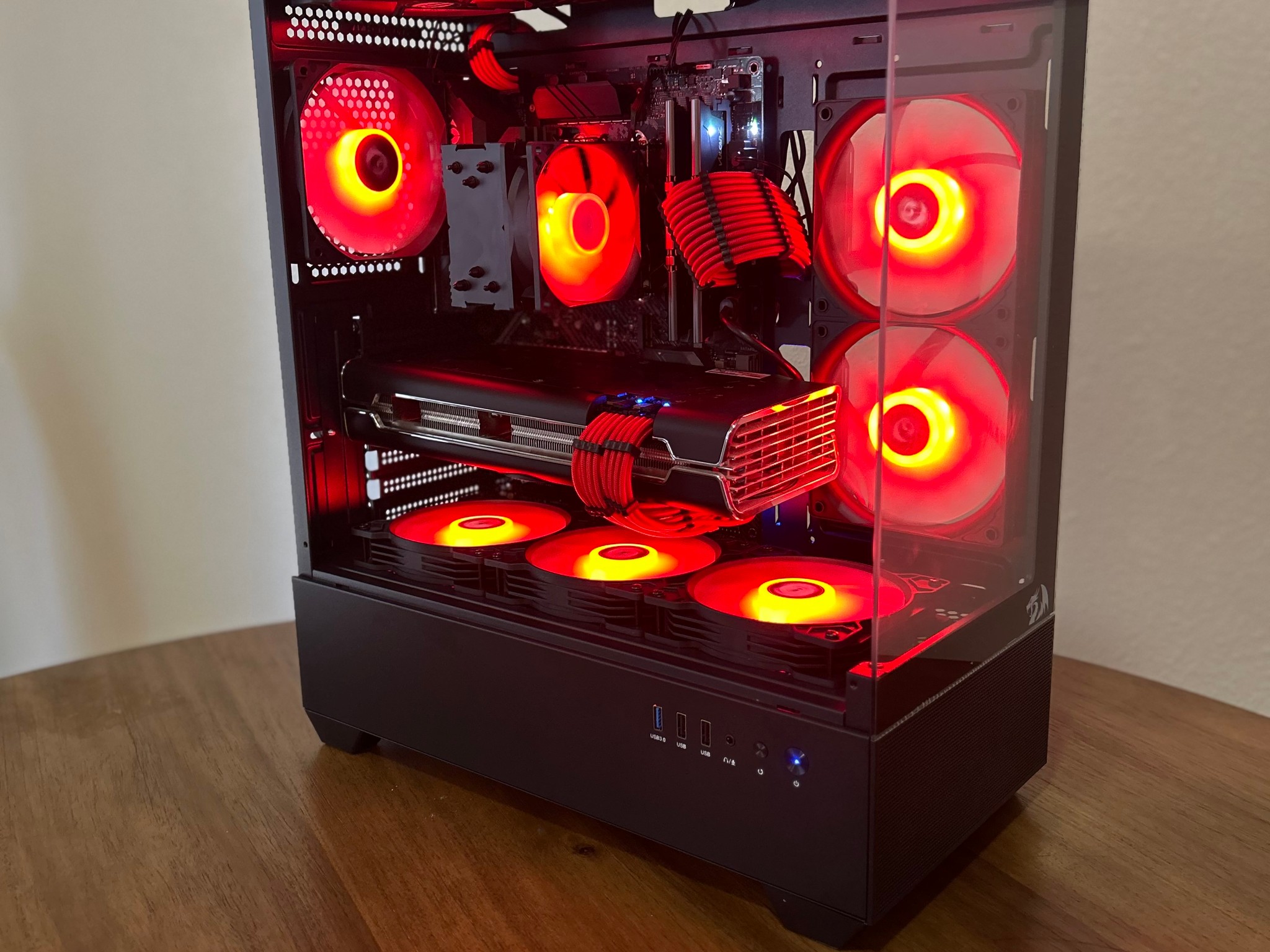 AMD Radeon 5700XT 12 GB Ryzen 5 5500 16GB RAM 1TB m.2 SSD WiFi ready gaming beast