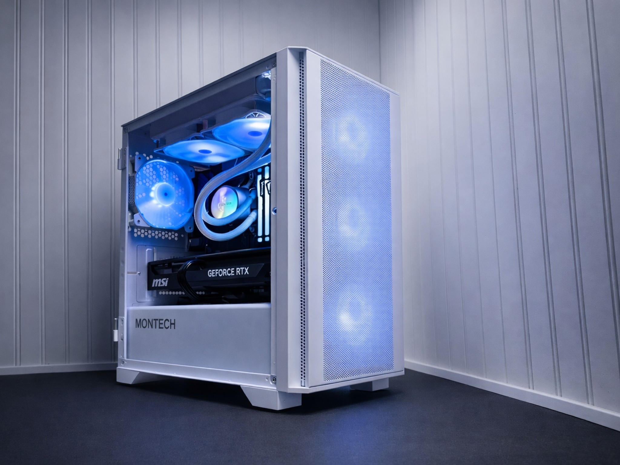 ARCTIC AIR | RTX 5070 12GB | Ryzen 7 7700 | 16GB DDR5 6000 | 1TB NVMe |  White & Black Gaming PC