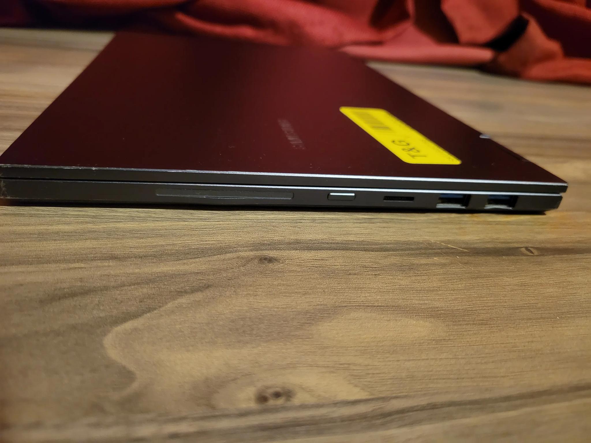 Samsung Galaxy Flex 2 Alpha Laptop - 13.3" Qled Touch Screen