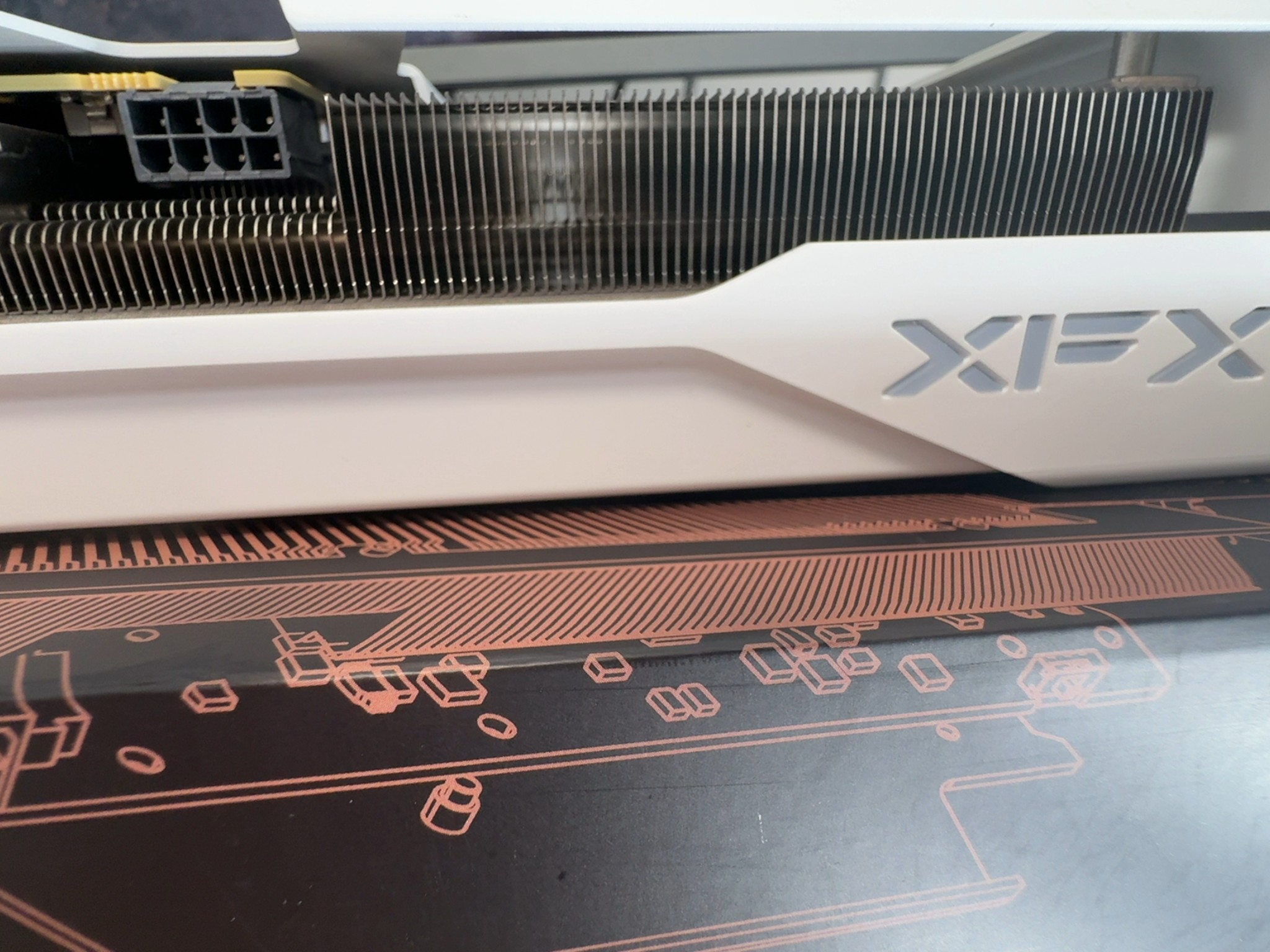 🔥 XFX RX 9060 XT SWIFT White OC – 16GB GDDR6 Triple Fan GPU (Great Condition)