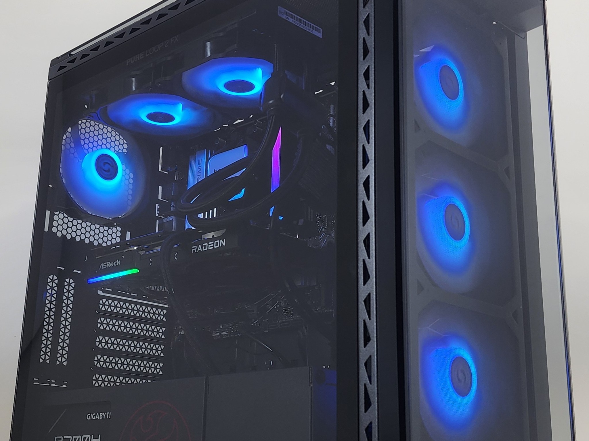 Gaming PC Ryzen 7 9700X 16GB RAM 1TB SSD RX 9060 XT 16GB Windows 11 Computer