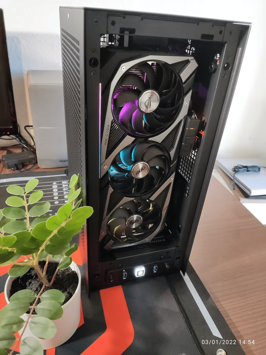 Hyte Revolt 3 Ryzen 5 5600G | RTX 3060 Strix | 500GB SSD | 16GB Ram