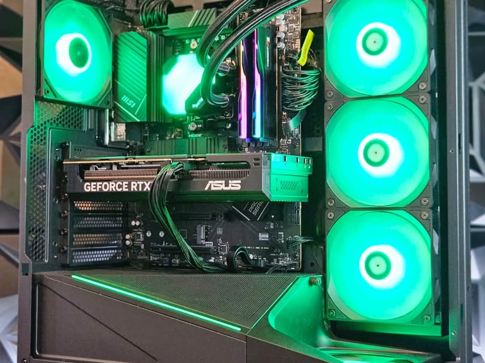 ⚪⚫️Stealth⚫️⚪ Gaming PC ( Ryzen 7 + RTX 4070 Super)