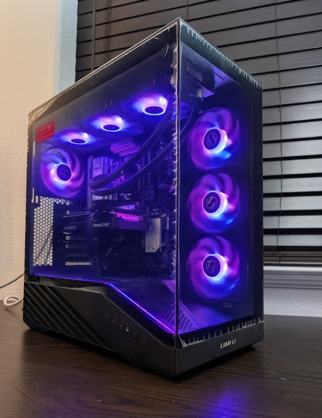 Ryzen 5 7600X |RX 9060 XT 16GB | 32GB DDR5 |256GB + 1TB NVMe SSD