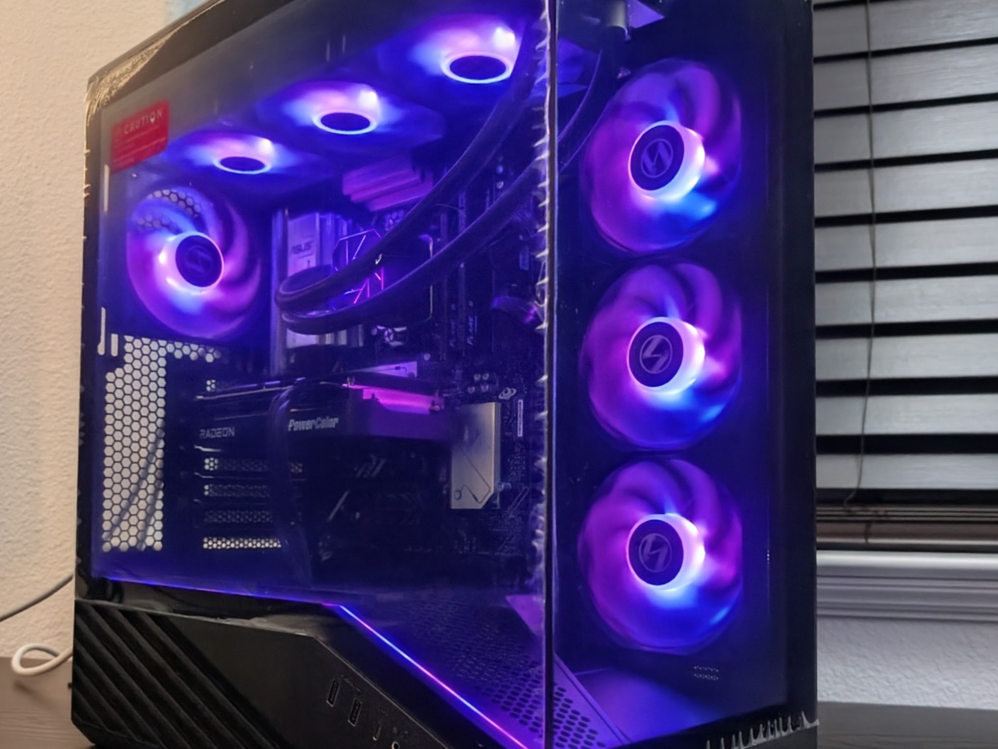 Ryzen 5 7600X |RX 9060 XT 16GB | 32GB DDR5 |256GB + 1TB NVMe SSD | Wifi | Windows 11 | Gaming PC