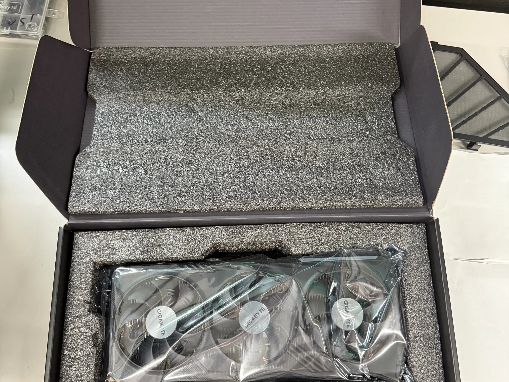 Open Box Gigabyte RX 7700 XT Gaming OC 12GB