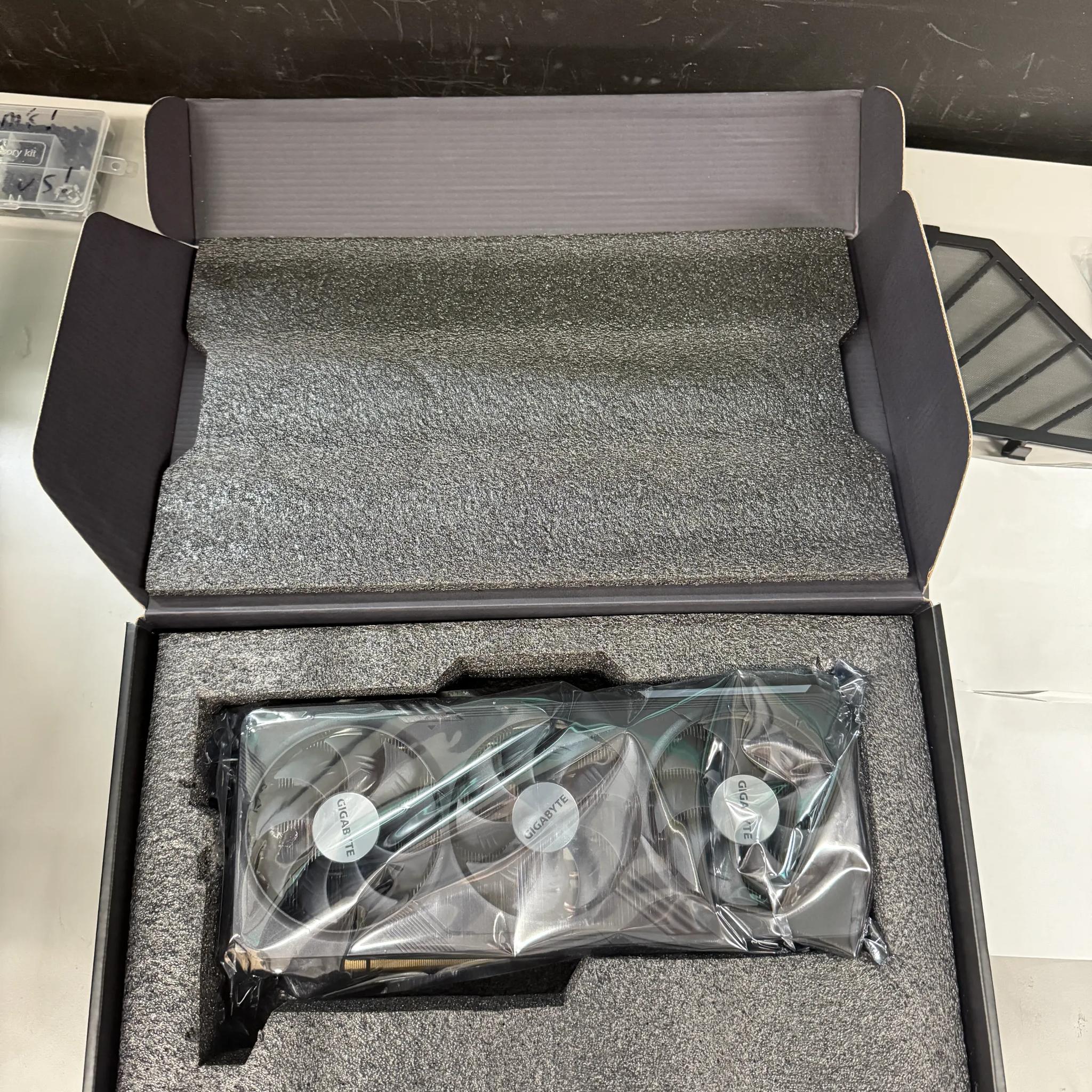 Open Box Gigabyte RX 7700 XT Gaming OC 12GB