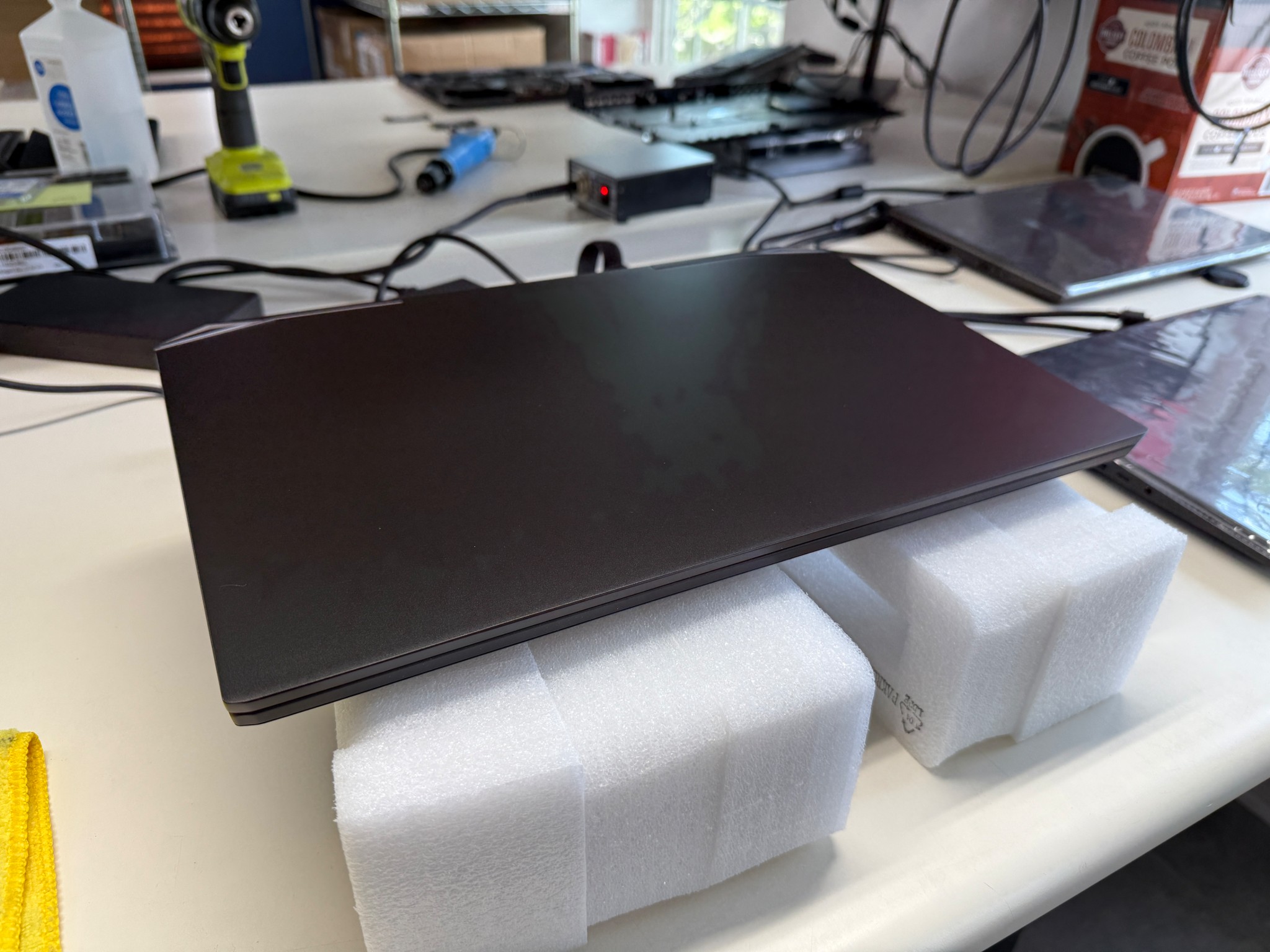 Eluktronics Prometheus XVII, AMD Ryzen 9 5900HX, RTX 3070, 1TB SSD, 32GB Ram