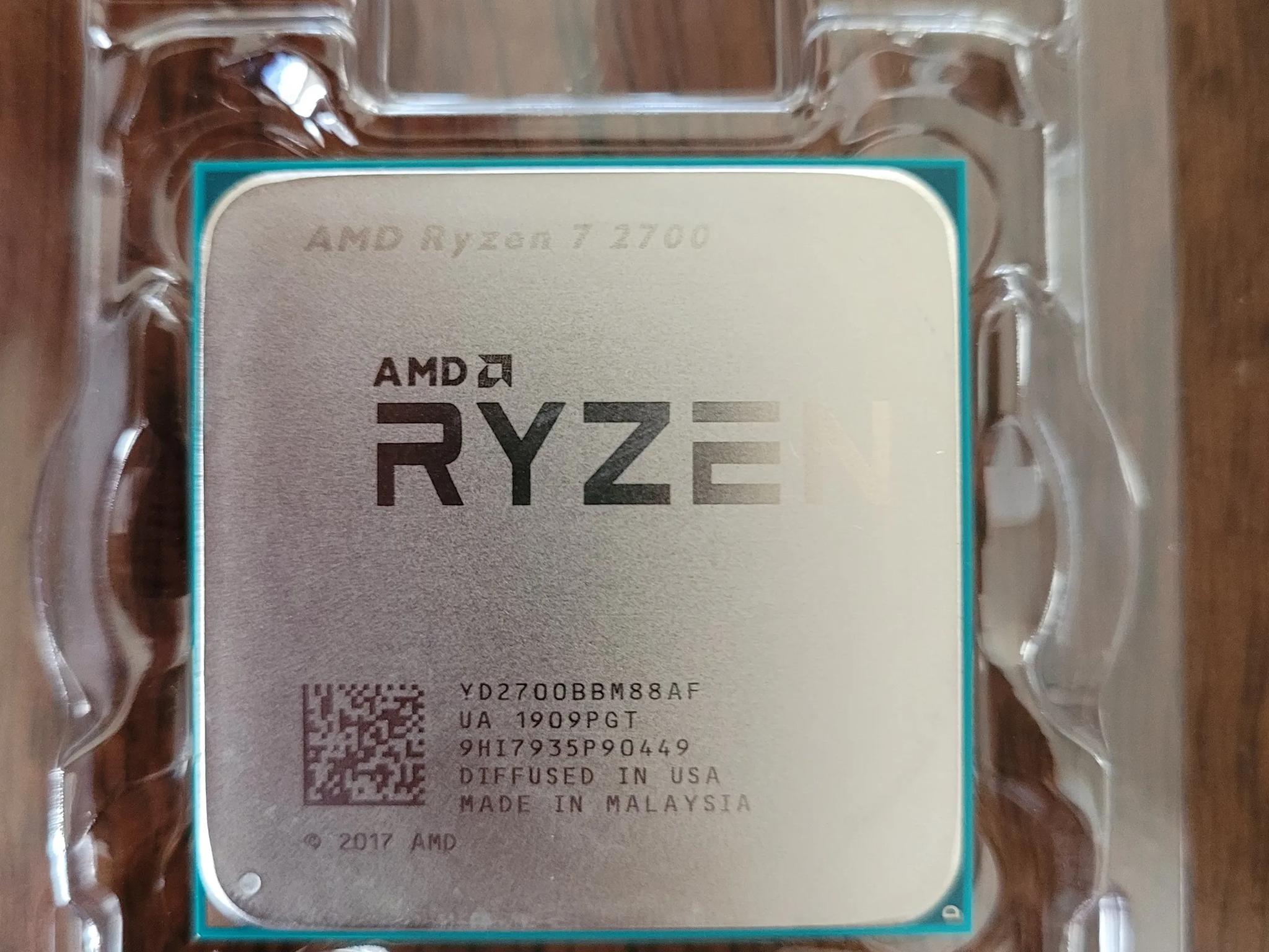 AMD Ryzen 7 2700 8-Core Processor (with Wraith Spire LED Cooler) NO OG BOX