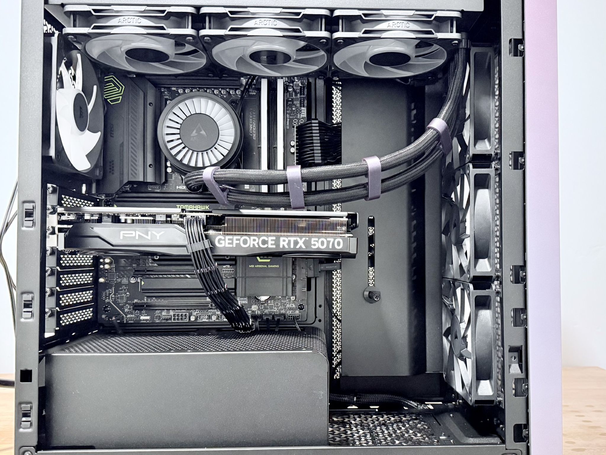 Corsair Galaxy Color Shift RTX 5070 OC 12GB