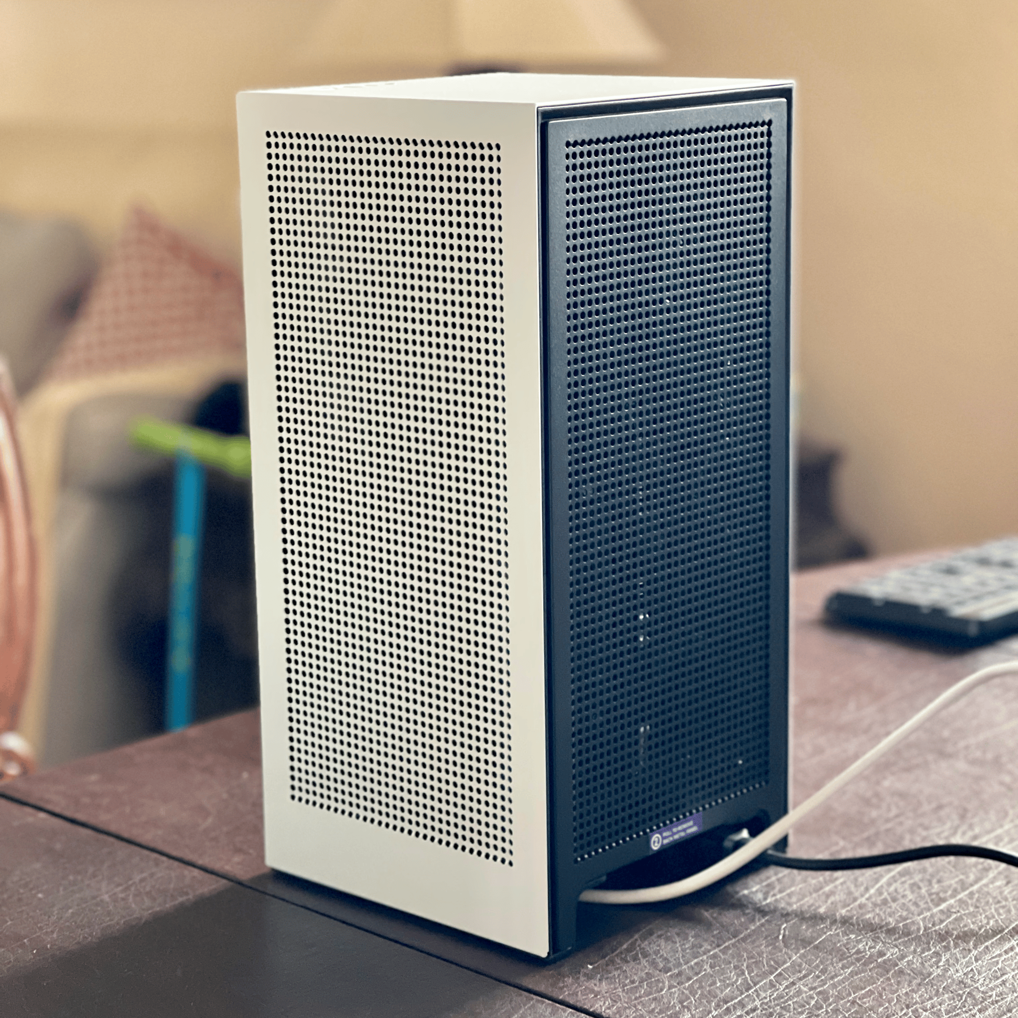 ITX Gaming PC: 1080Ti Strix, 10700K, H1, 16GB, 1TB, Wi-Fi 6