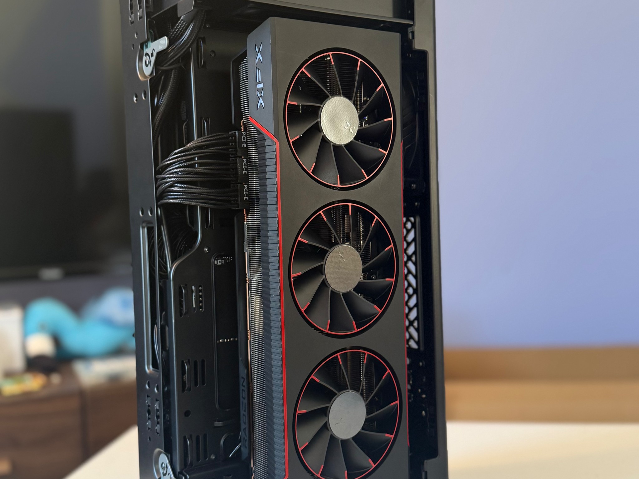 Tiny Tower - RX 7900XTX | Ryzen 7 7700X | 32GB DDR5 | 2TB SSD