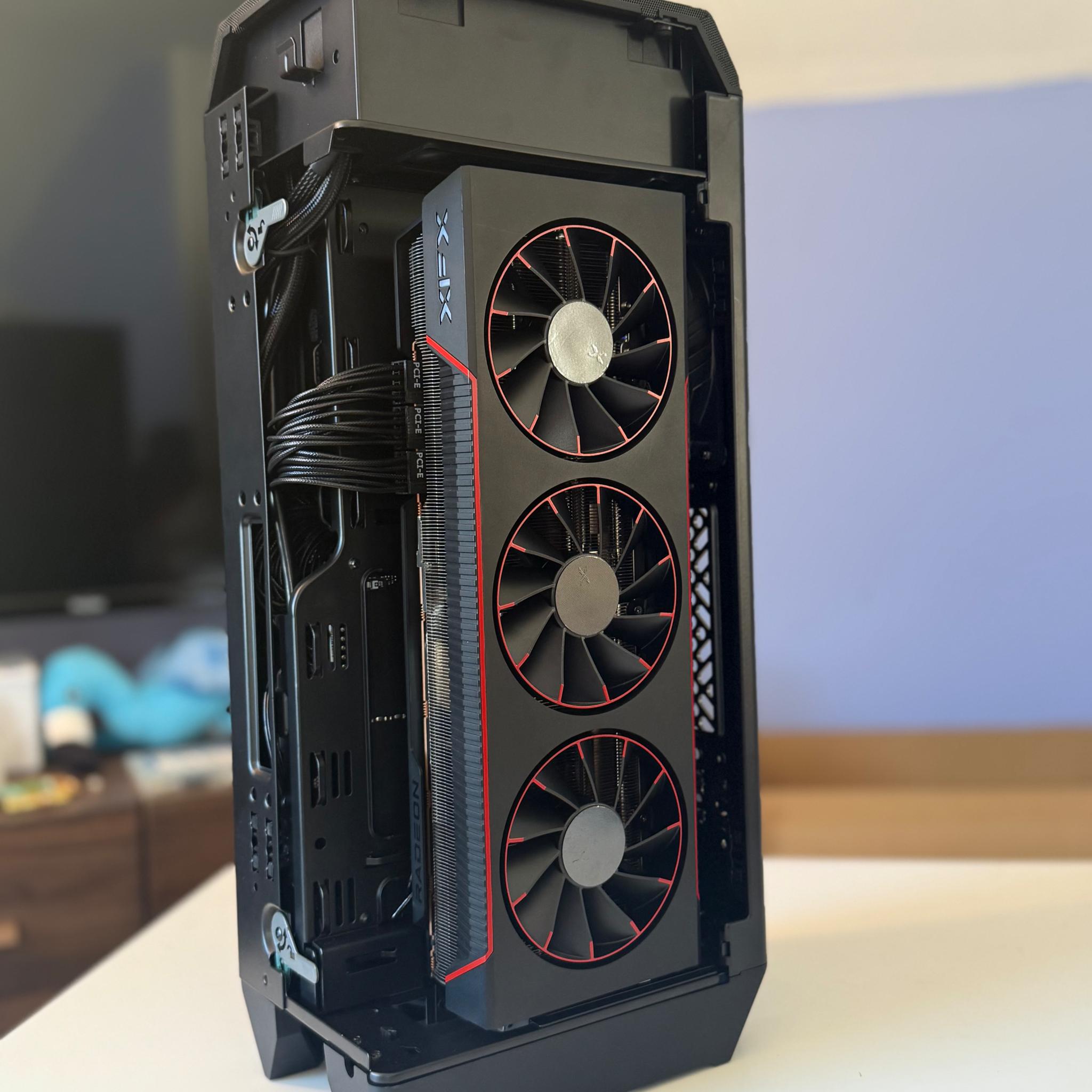 Tiny Tower - RX 7900XTX | Ryzen 7 7700X | 32GB DDR5 | 2TB SSD