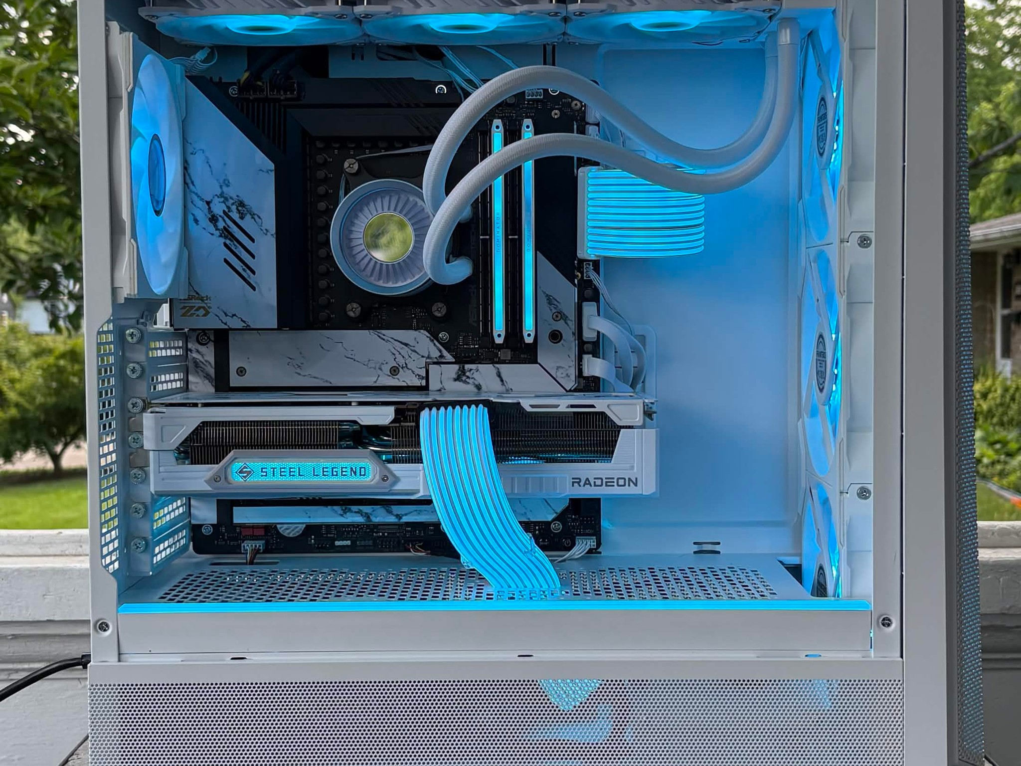 Mendi Electronics | Ryzen 9 9850X3D | RX 9070 XT | 32GB DDR5 | X670E Taichi | 2TB NVMe