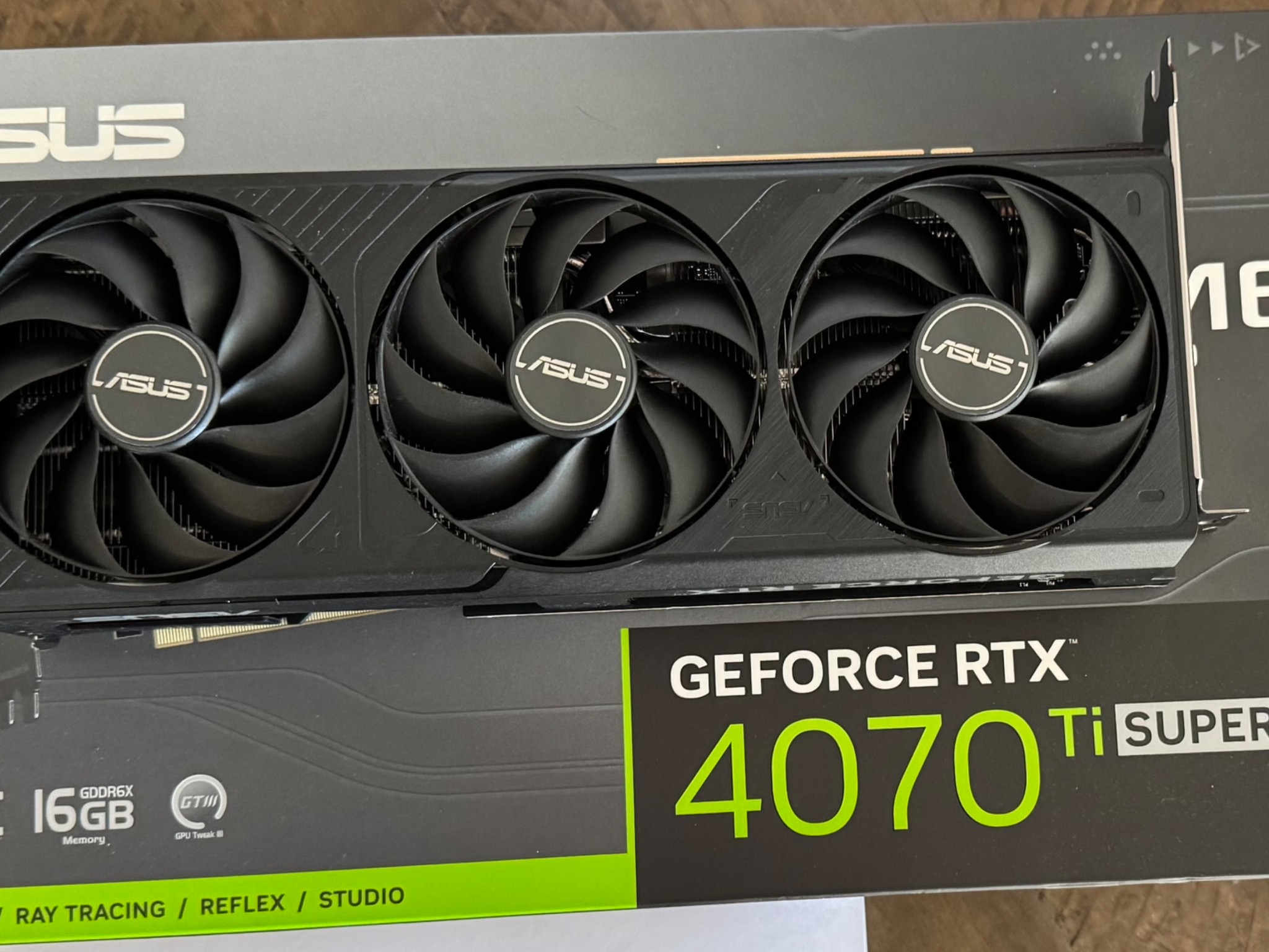 ASUS The SFF-Ready Prime GeForce RTX™ 4070 Ti Super OC Edition 16GB