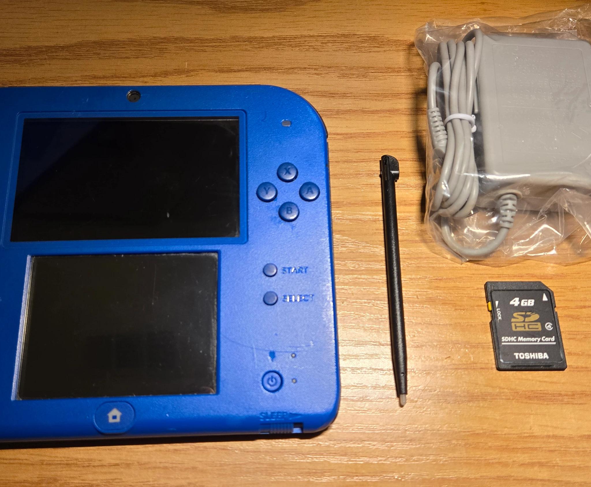 CUSTOM REFURBISHED Nintendo 2DS Blue/Black Handheld Console