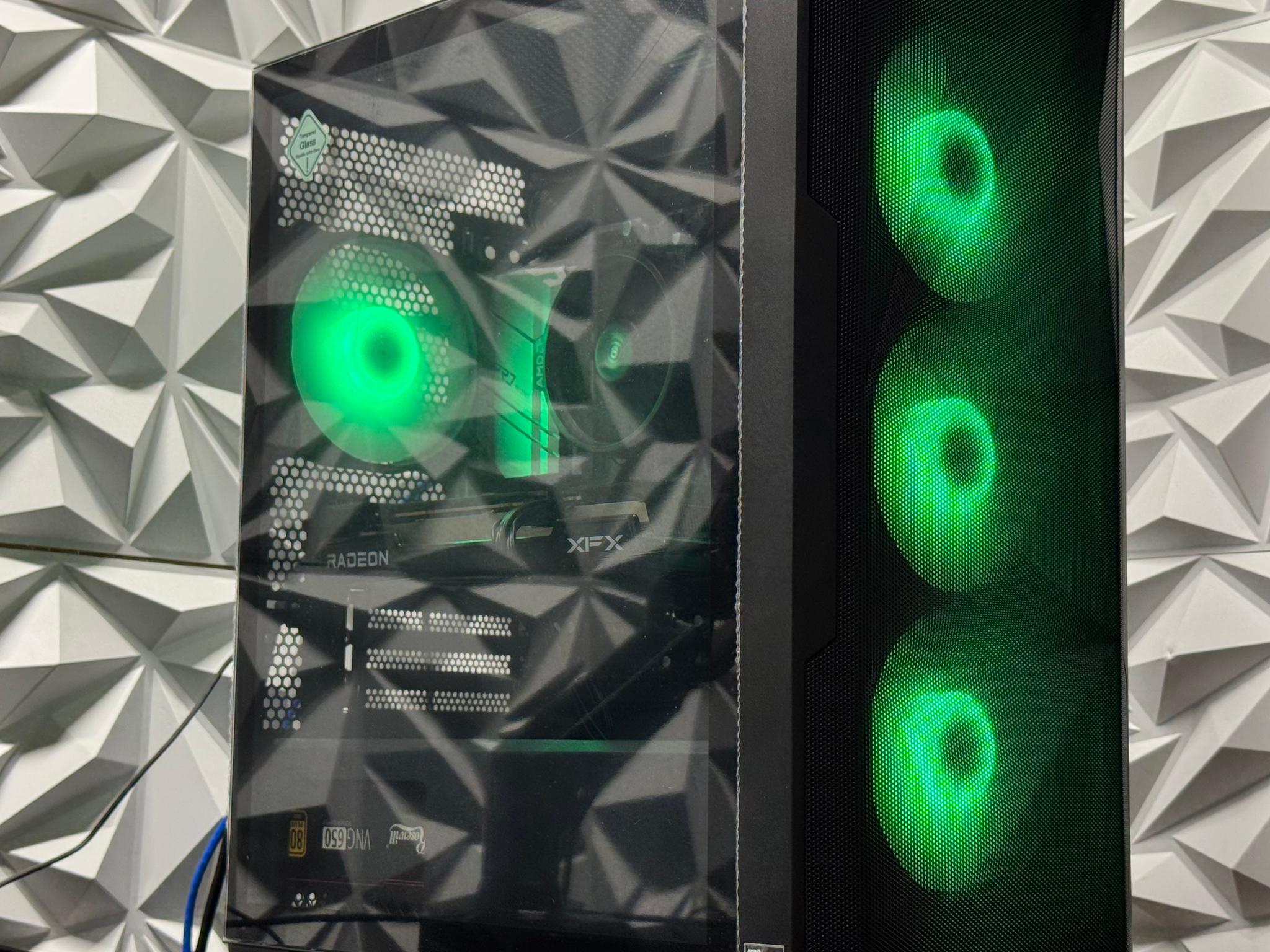 RX 6600 / Ryzen 5 5500 / 16GB DDR4 RAM / 512GB SSD / Gaming pc