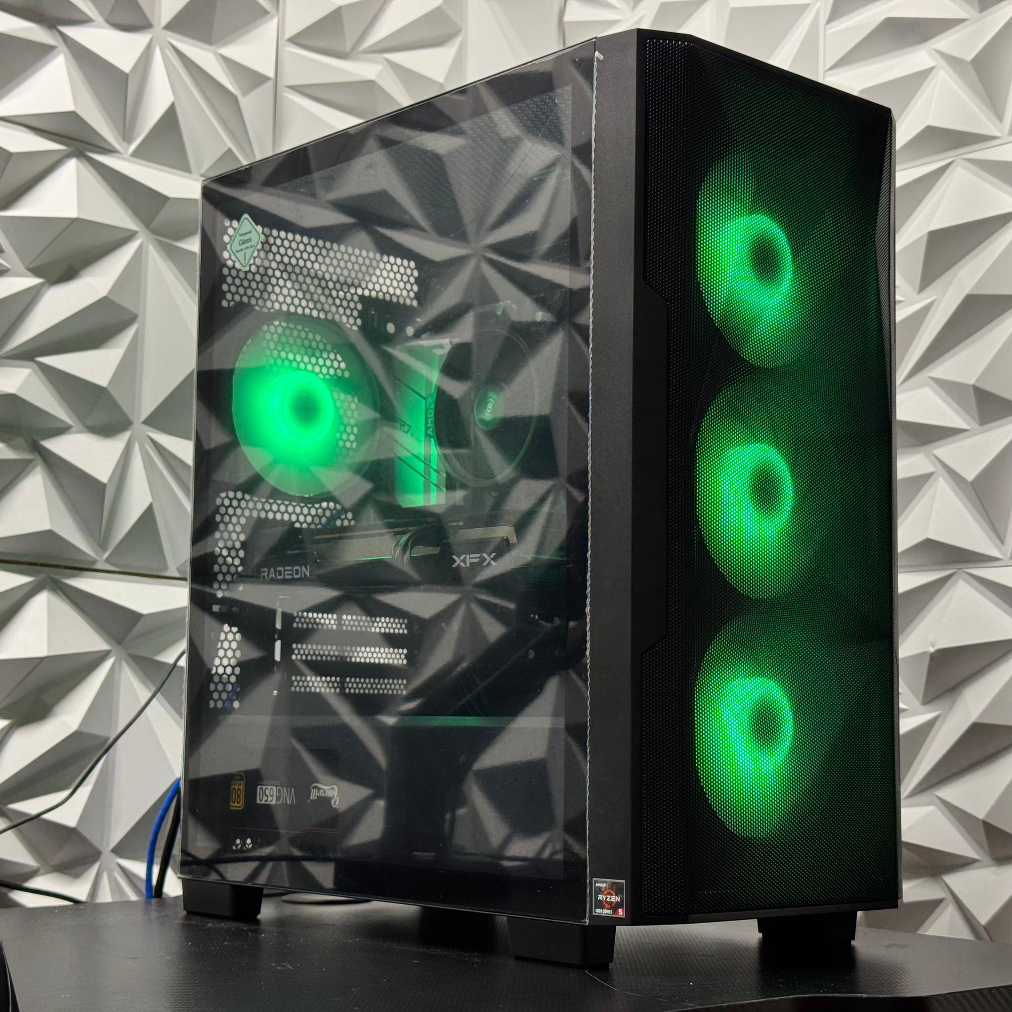 RX 6600 / Ryzen 5 5500 / 16GB DDR4 RAM / 512GB SSD / Gaming pc