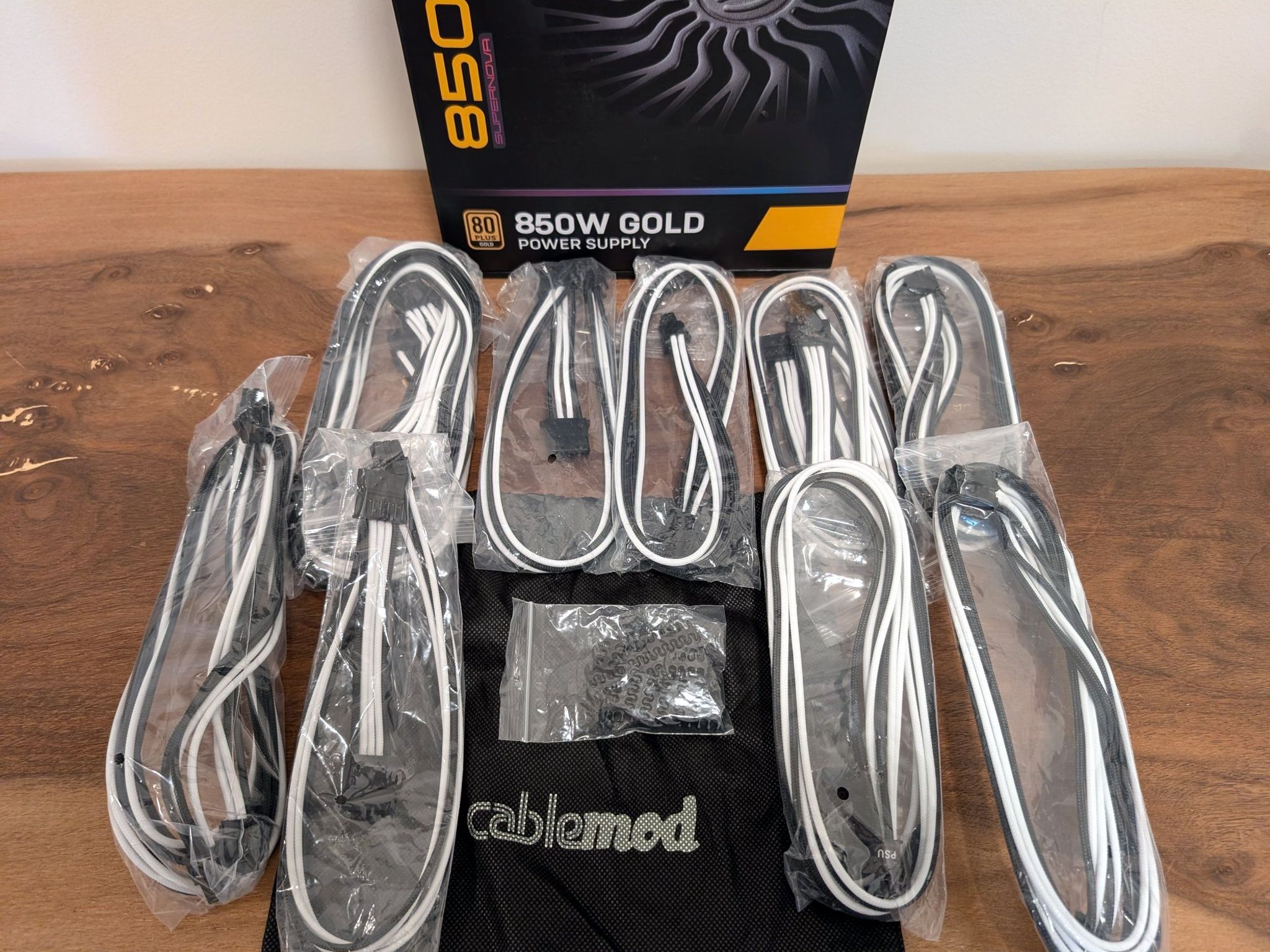 EVGA SuperNOVA 850 GT 850W 80+ Gold PSU + CableMod Sleeved Kit (Excellent Condition)