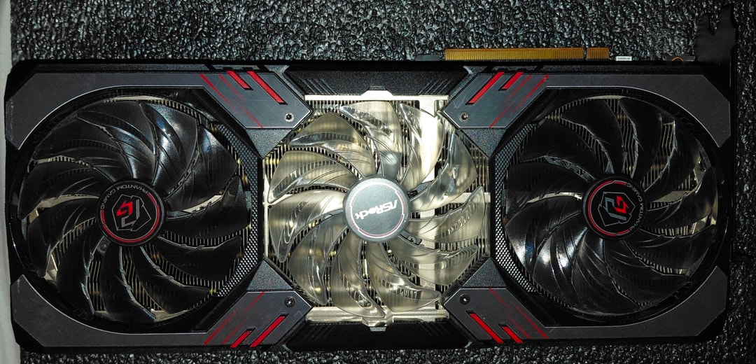 【中古】ASRock RX6800XT 16GB Phantom Gaming width=1080,quality=90,format=
