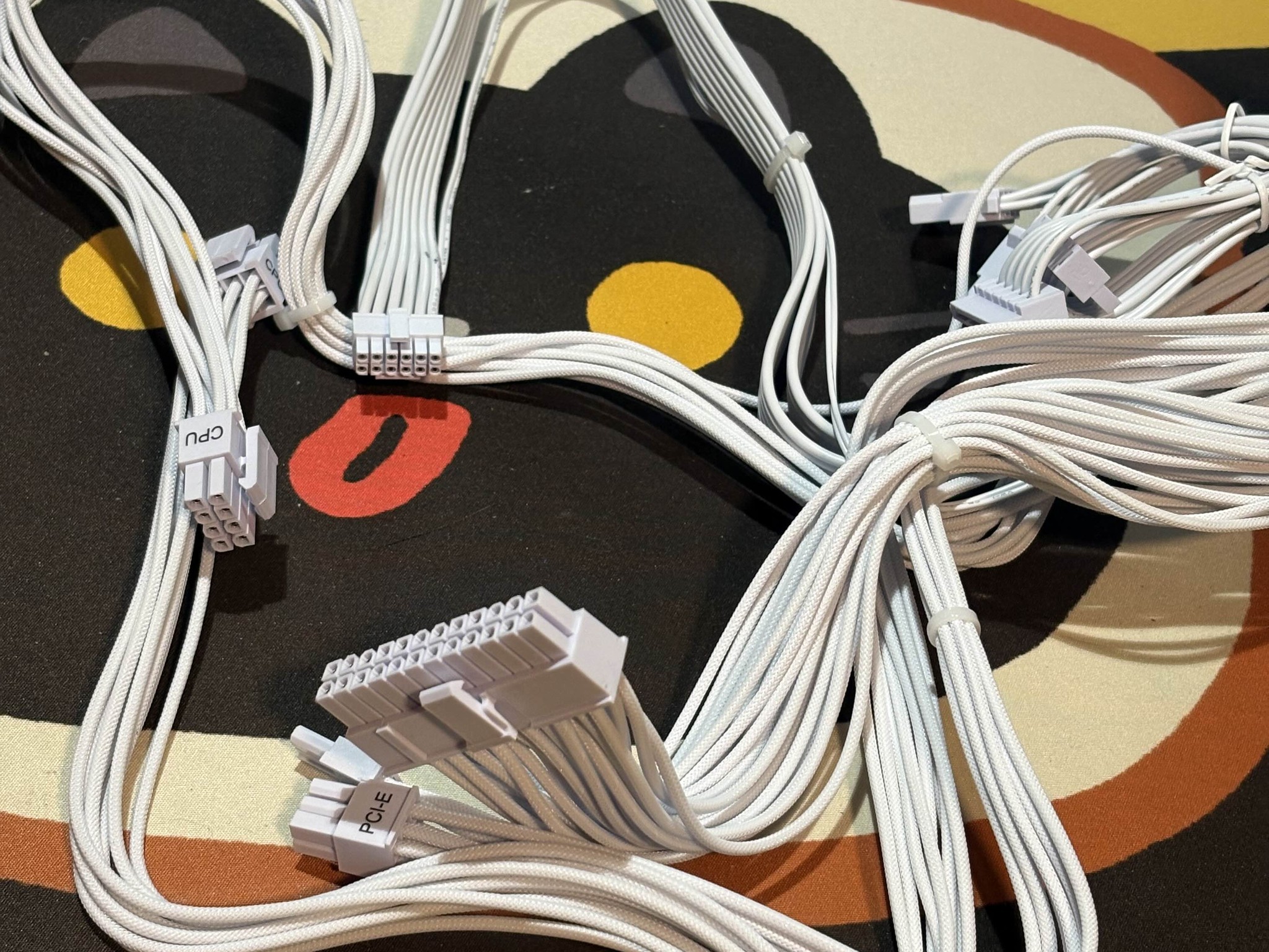 Lian Li SP850W Gold Fully Modular (White)