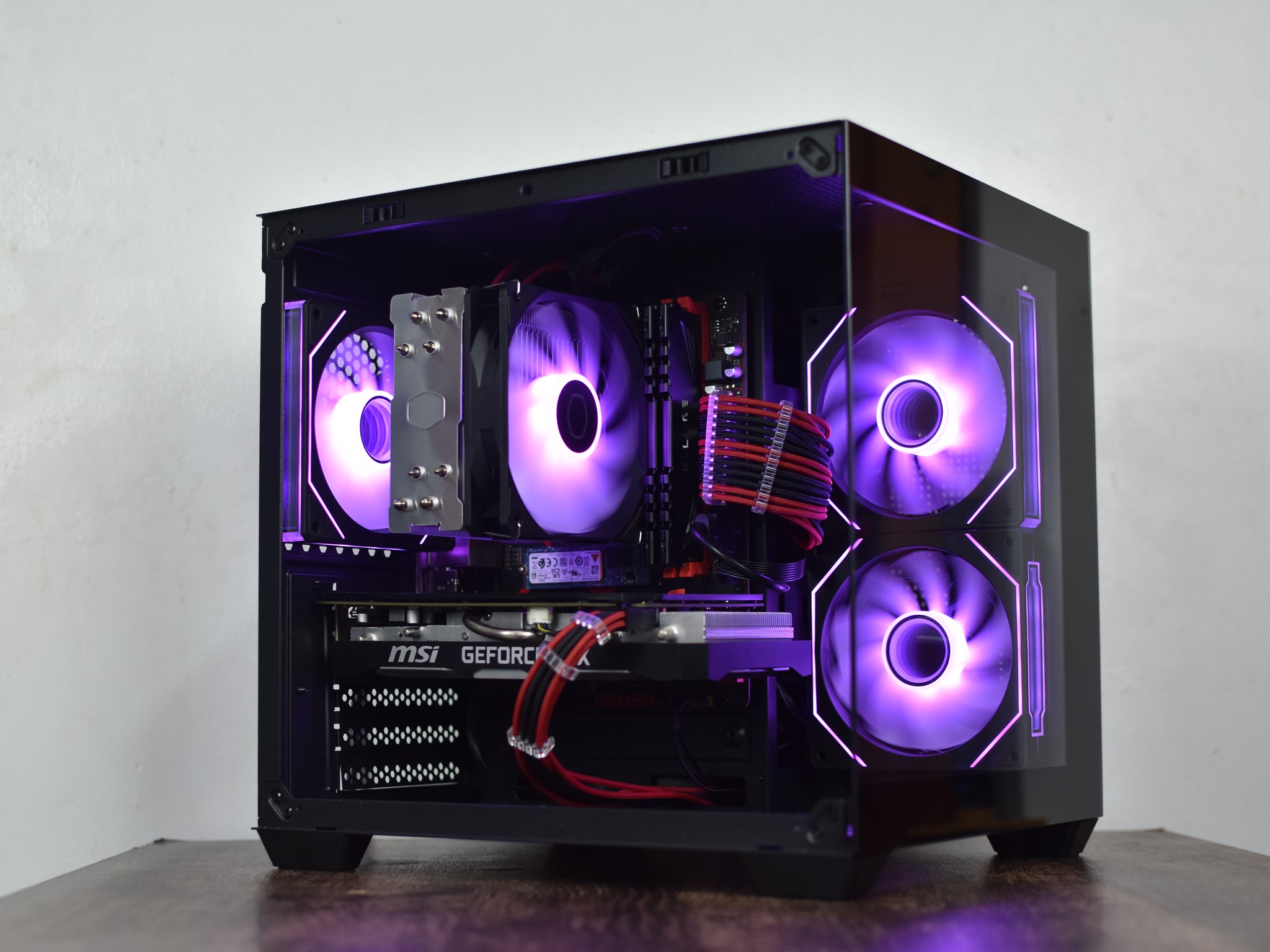 🖤Black & Red❤️ Budget Gaming PC (Ryzen 5 3600 + RTX 2060 Super + 16gb of ram)