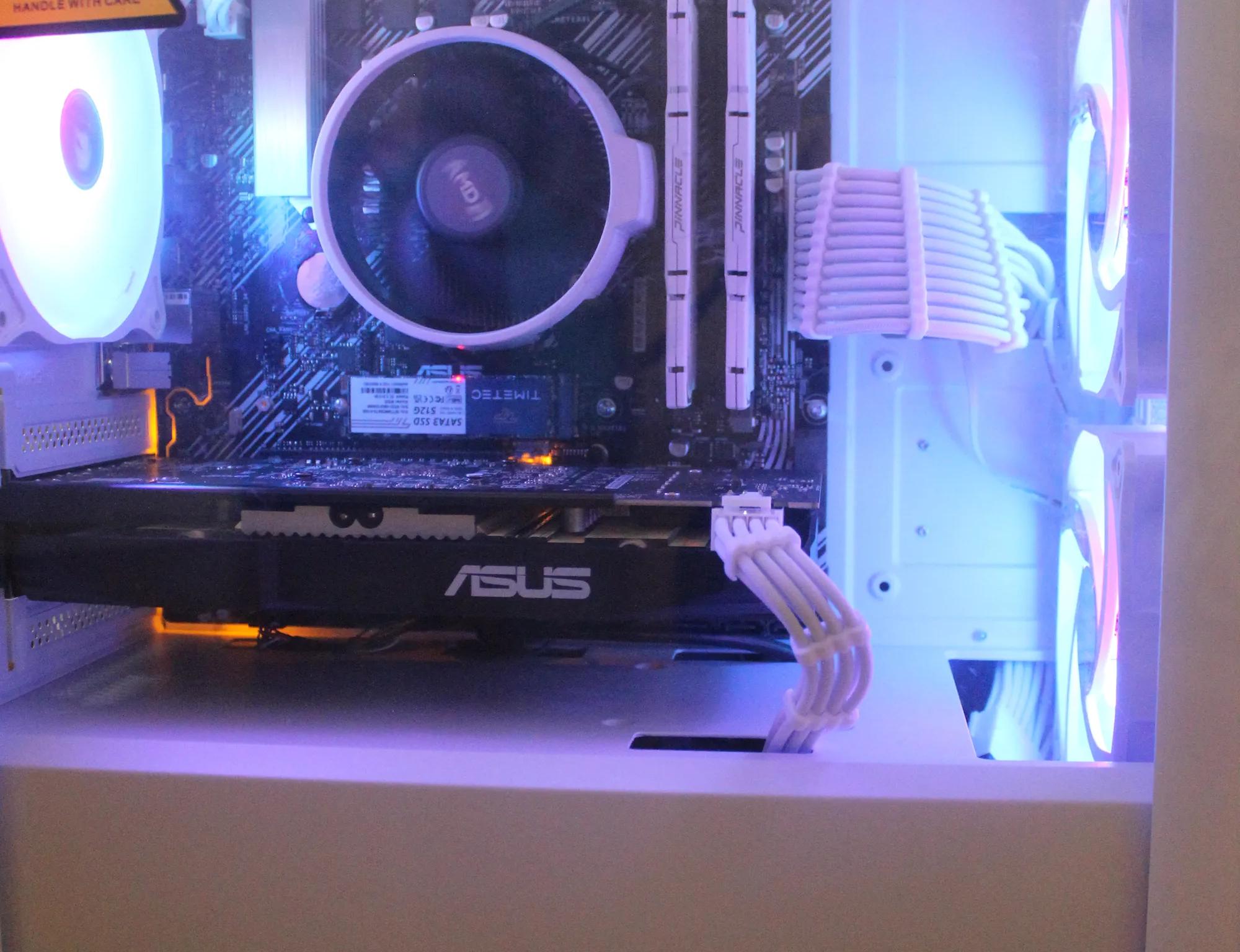 |200+ FPS FORTNITE| All White Ryzen 3 4100- RX 580- 16GB RAM- 512GB SSD WIFI