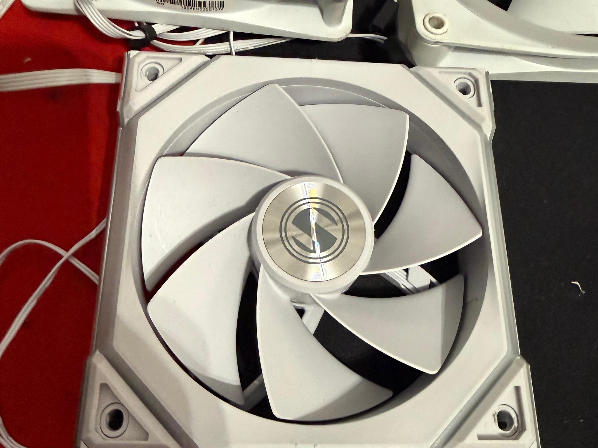 Lian Li Wireless + NZXT Fans