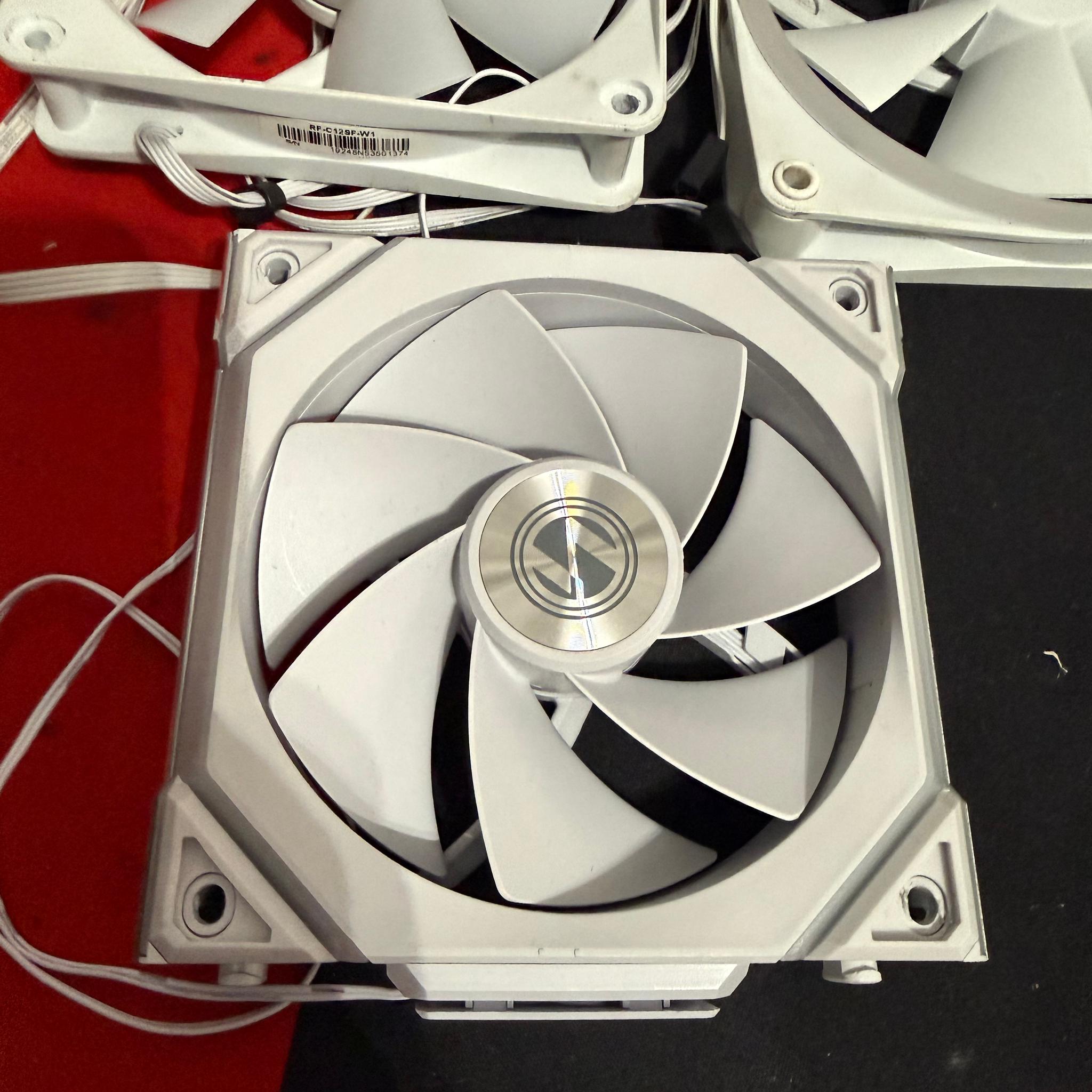 Lian Li Wireless + NZXT Fans