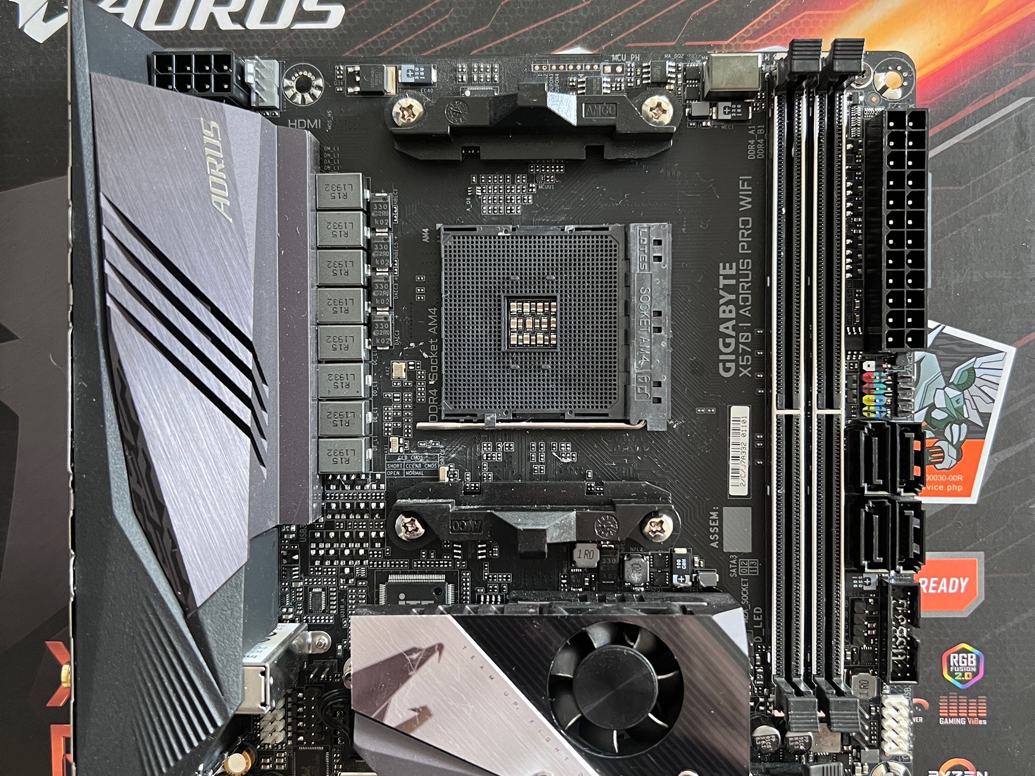 (COMBO) Gigabyte X570-I AORUS PRO WIFI Mini-ITX AM4 Motherboard, 32GB 3600Mhz CL16 RAM