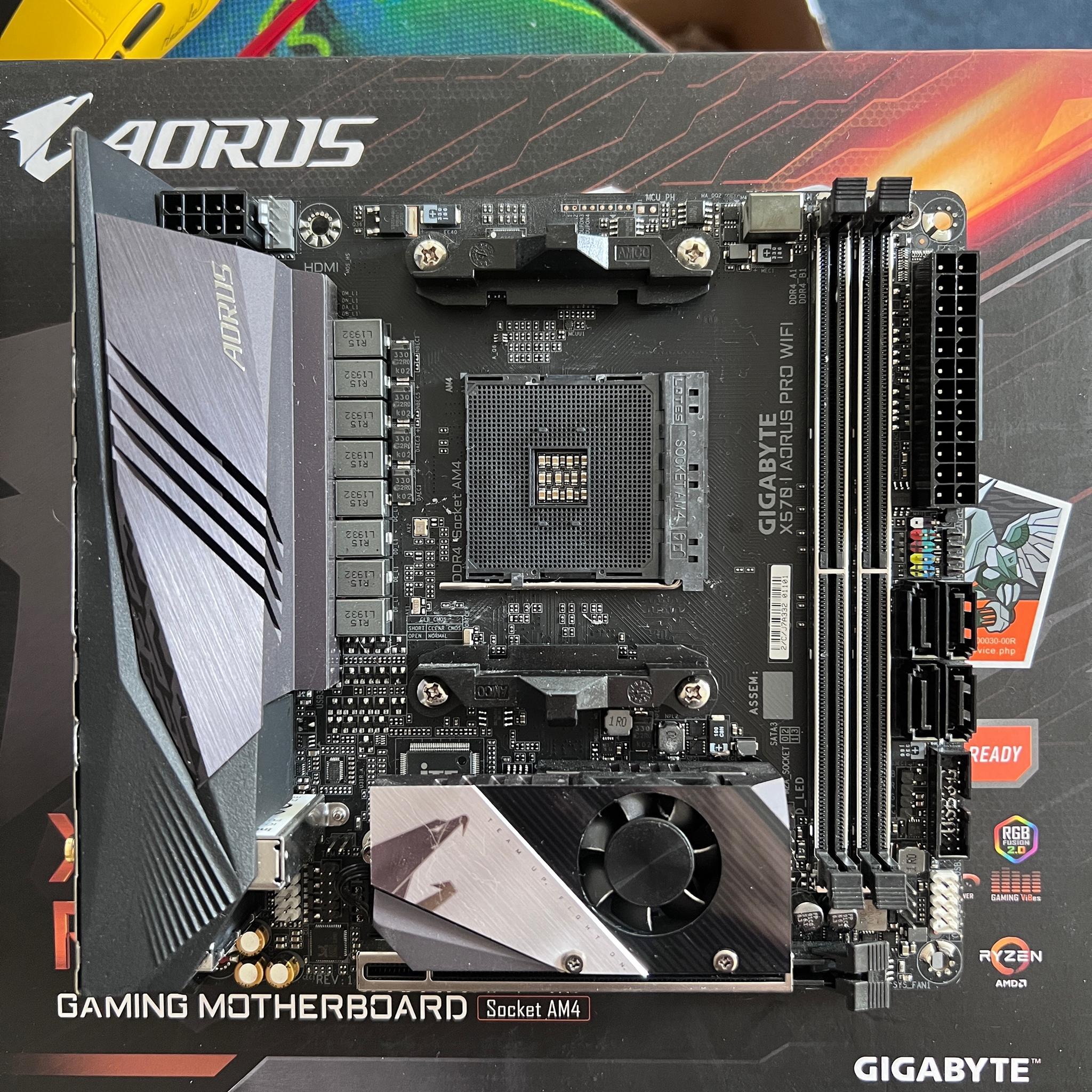 (COMBO) Gigabyte X570-I AORUS PRO WIFI Mini-ITX AM4 Motherboard, 32GB 3600Mhz CL16 RAM