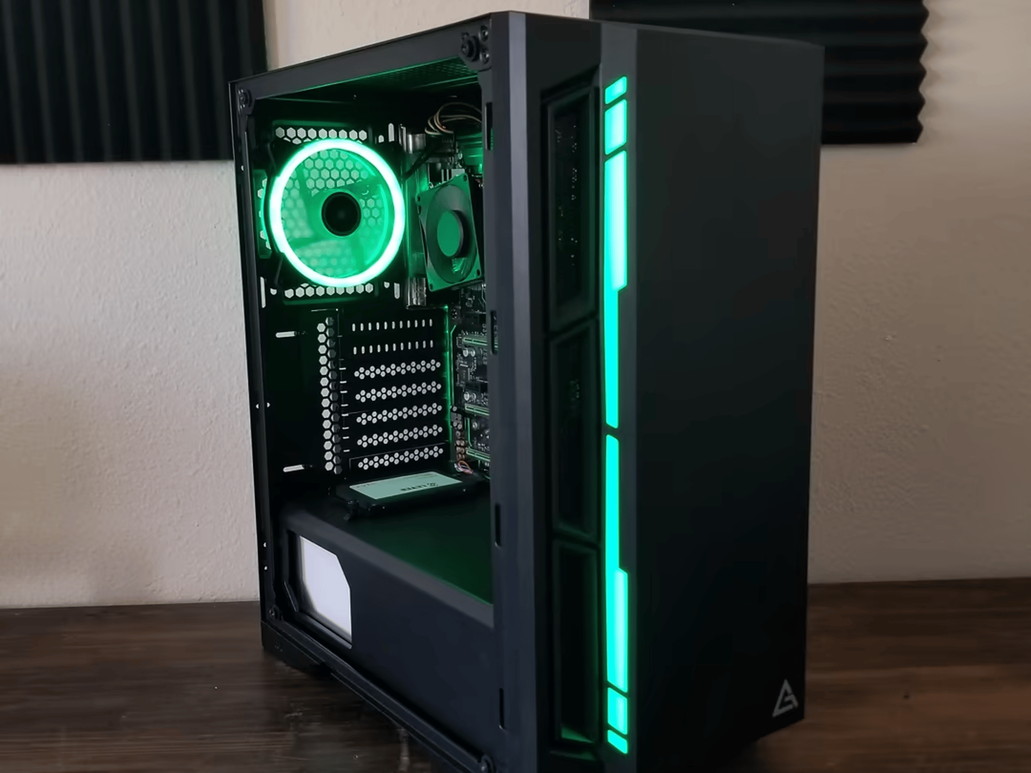 Intel Core i5 6500 UpTo 3.6GHz w/ Intel HD Graphics 530 // Team Group 8GB 2400MHz // Levin 120GB SSD