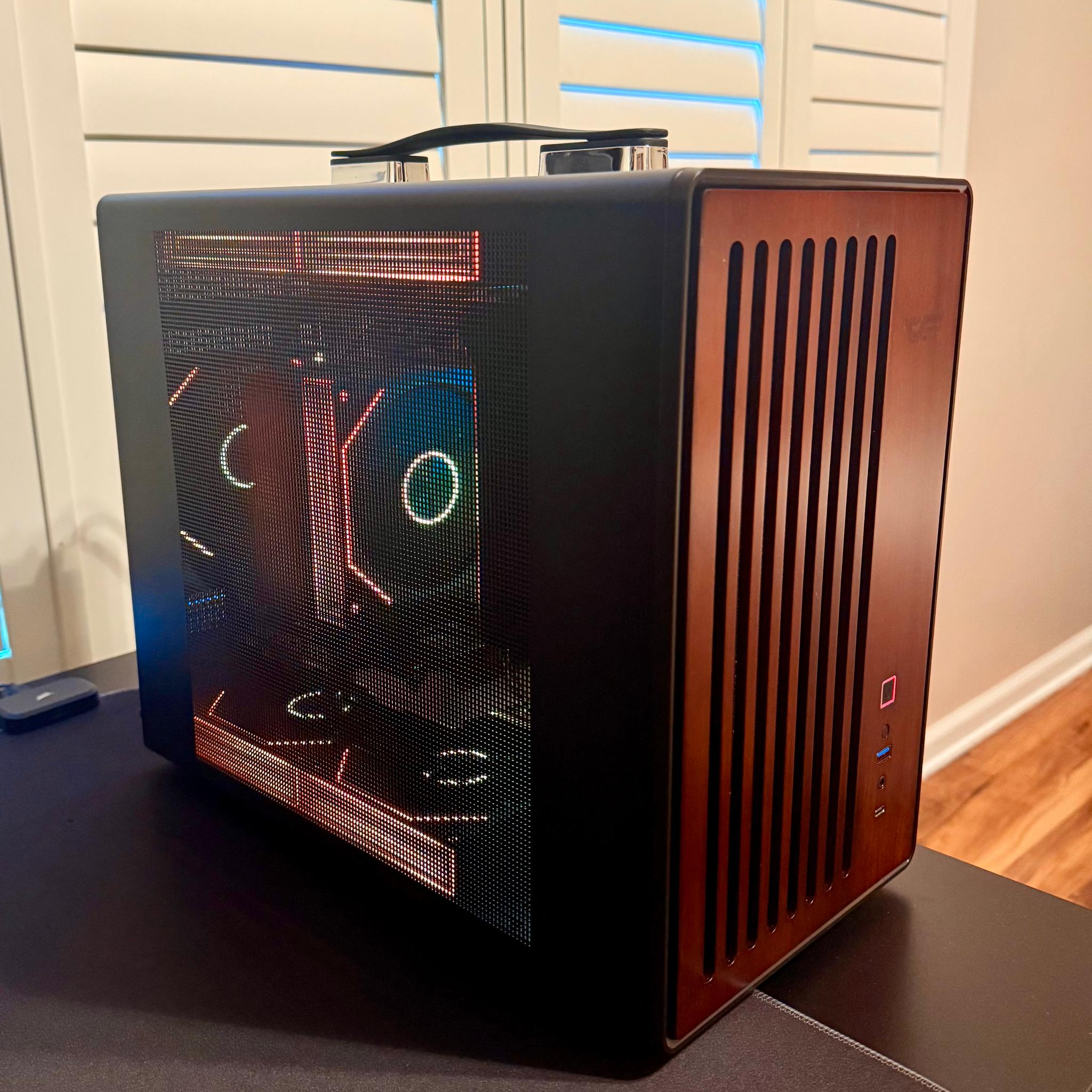 Portable Mini Gaming PC — RTX 5060 | Ryzen 5 7600X | 16GB DDR5 | 1TB M.2 NVMe