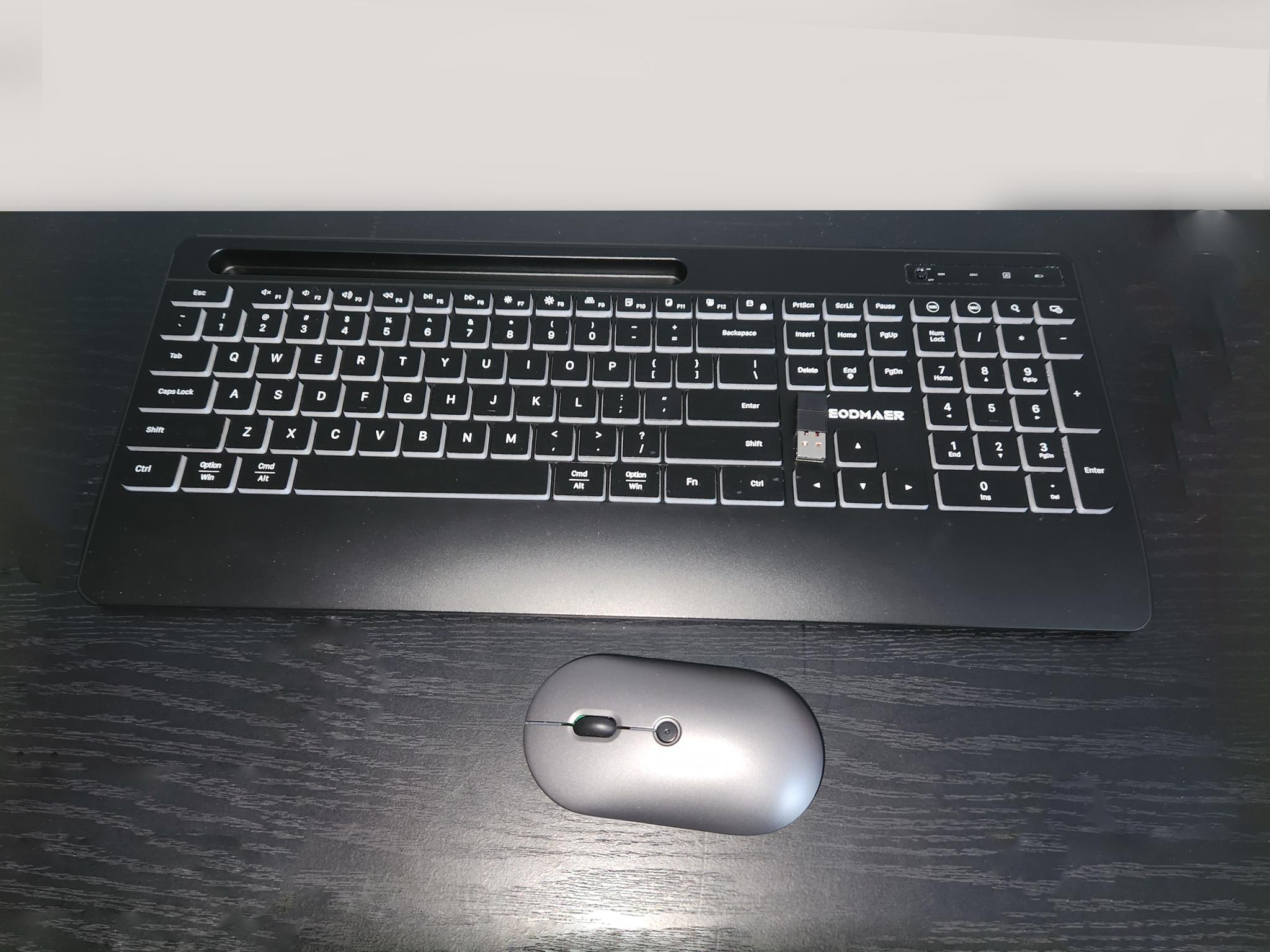 GEODMAER Wireless Keyboard and Mouse Combo with Phone Holder, Wrist Rest, Silent