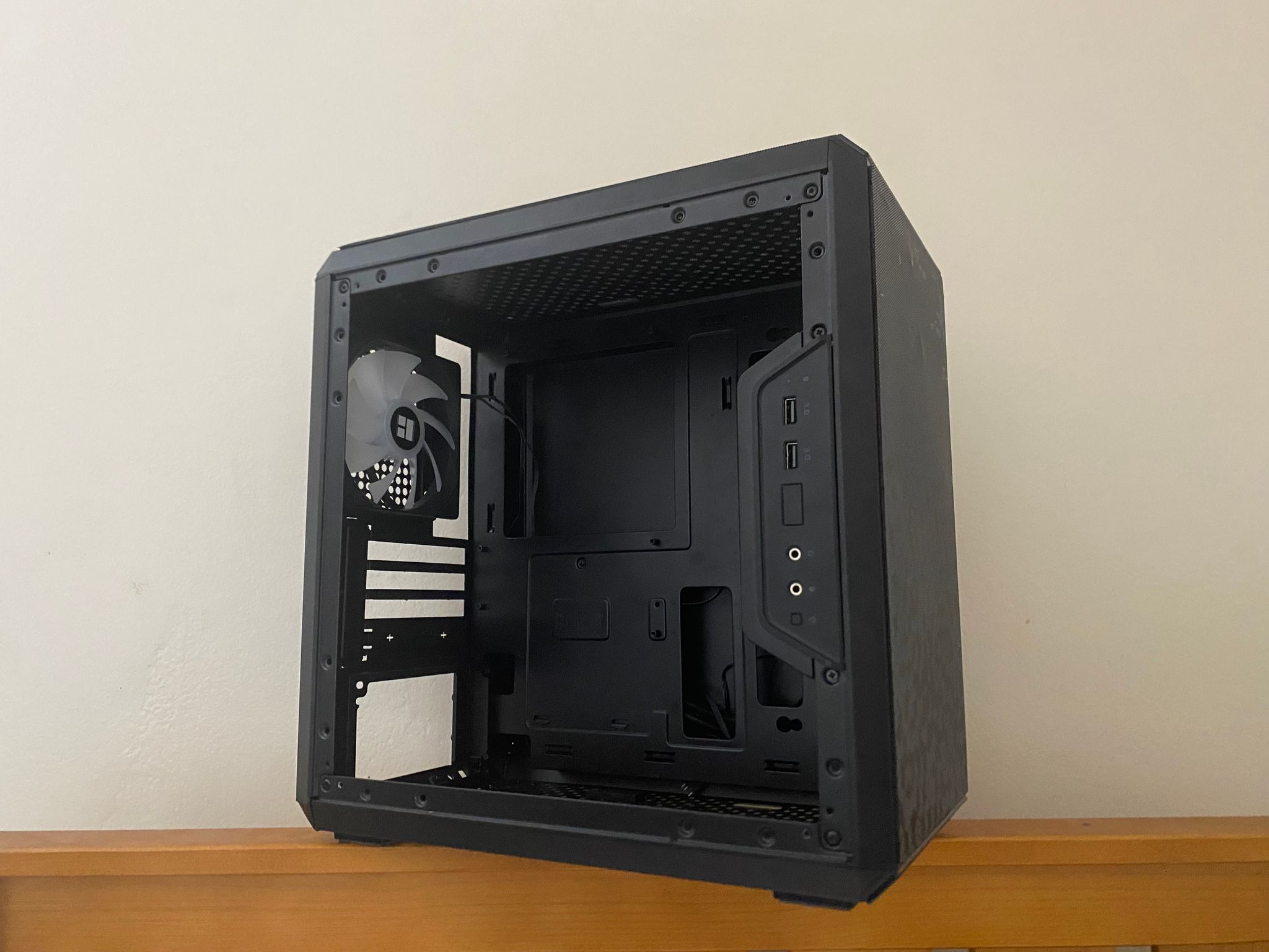 Cooler Master MasterBox Q300L (Black - Acrylic)