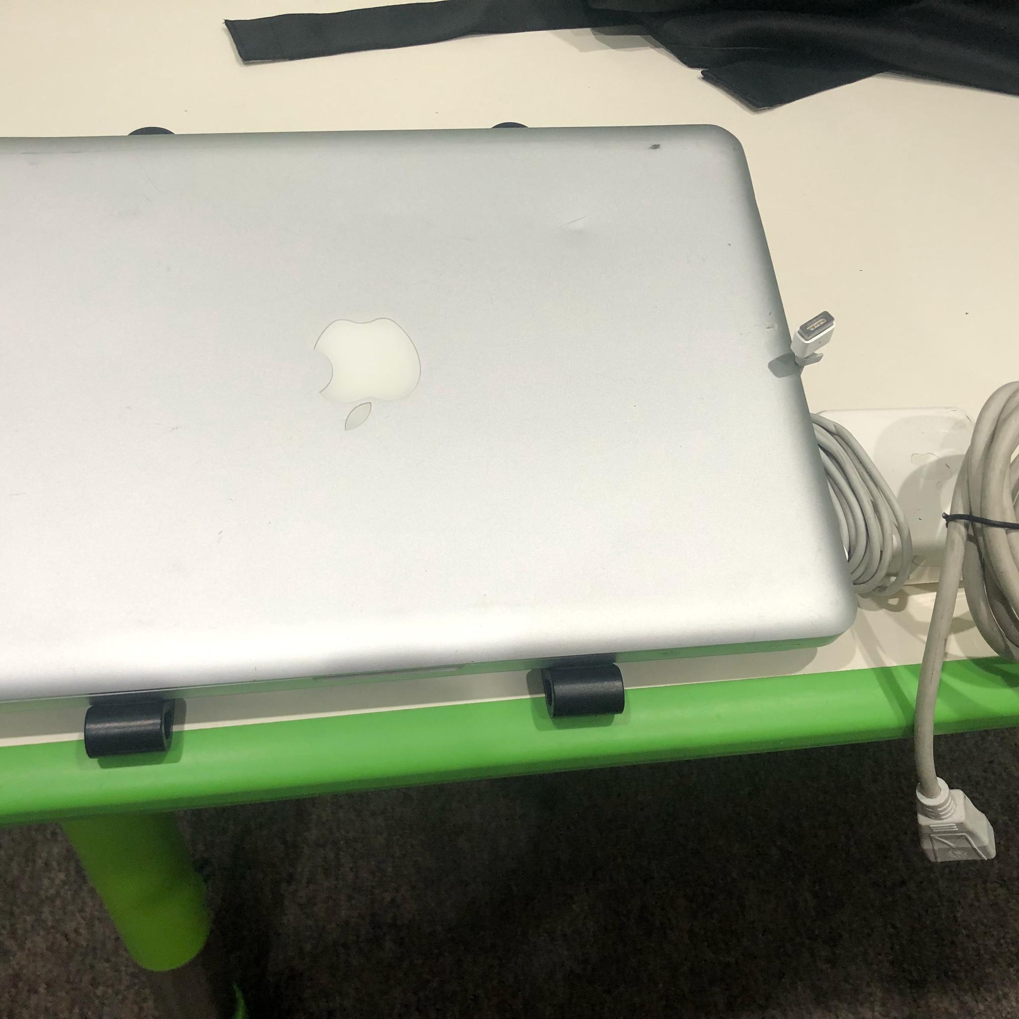 Apple MacBook Pro 13" 2012 | Intel i5 2.5GHz | 6GB RAM | 128GB SSD | Ventura (OCLP) + Charger