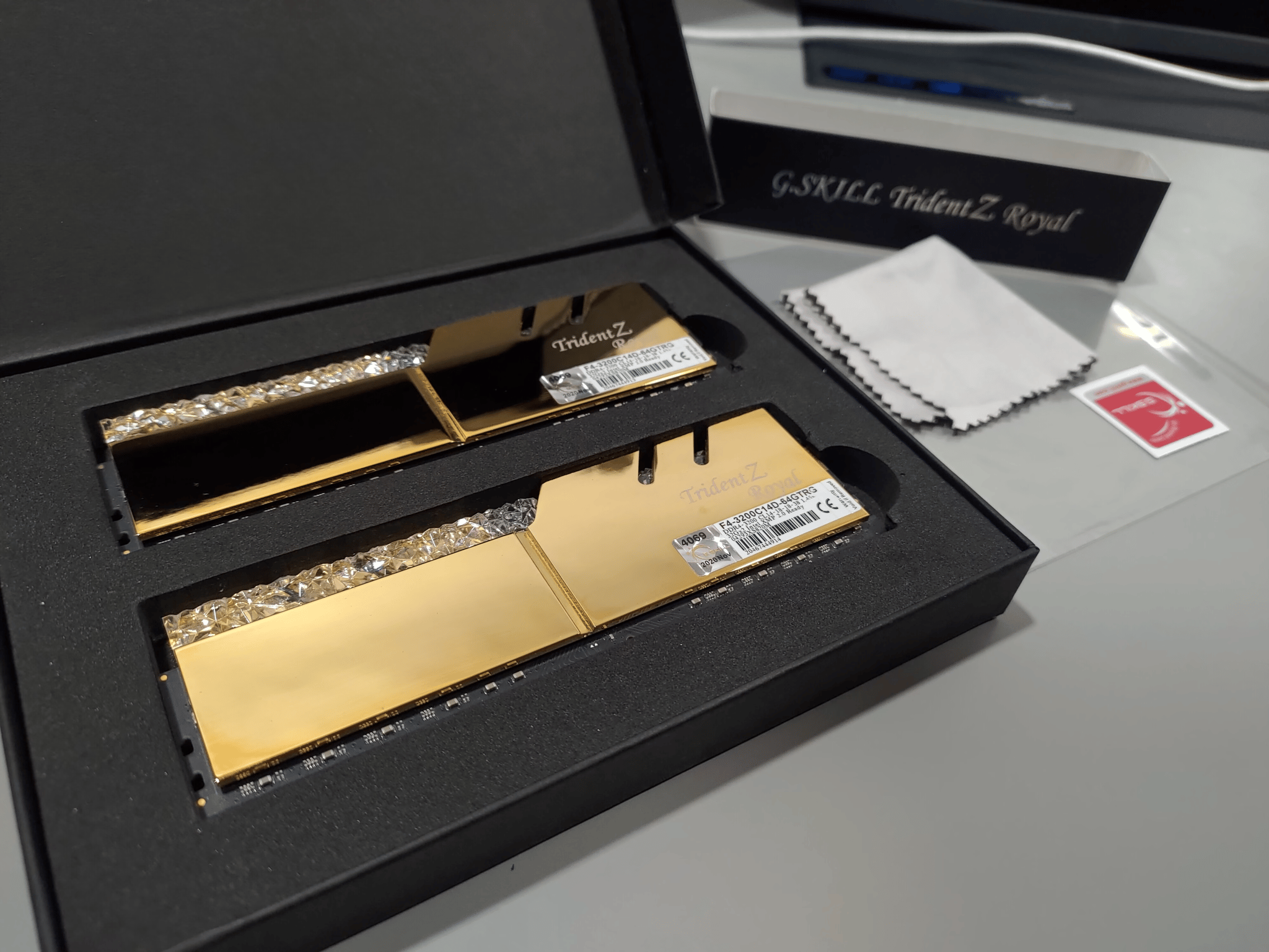 Trident Z Royal 64gb 3200 cl-14