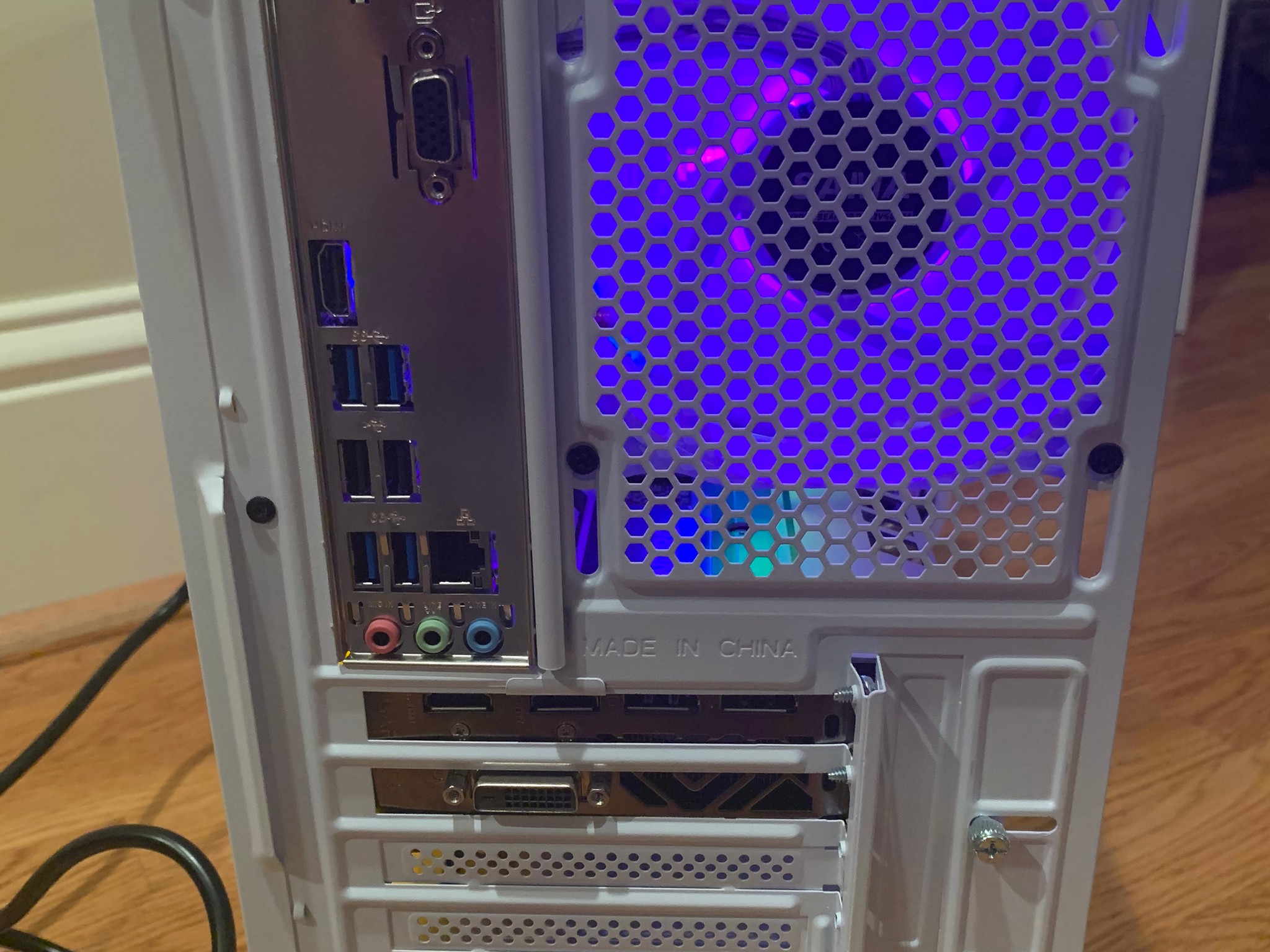 RX 580 8GB RYZEN 5 1600X FORTNITE READY WHITE CUSTOM 16GB RAM 1000GB SSD ARGB LIGHTING WINDOWS 10