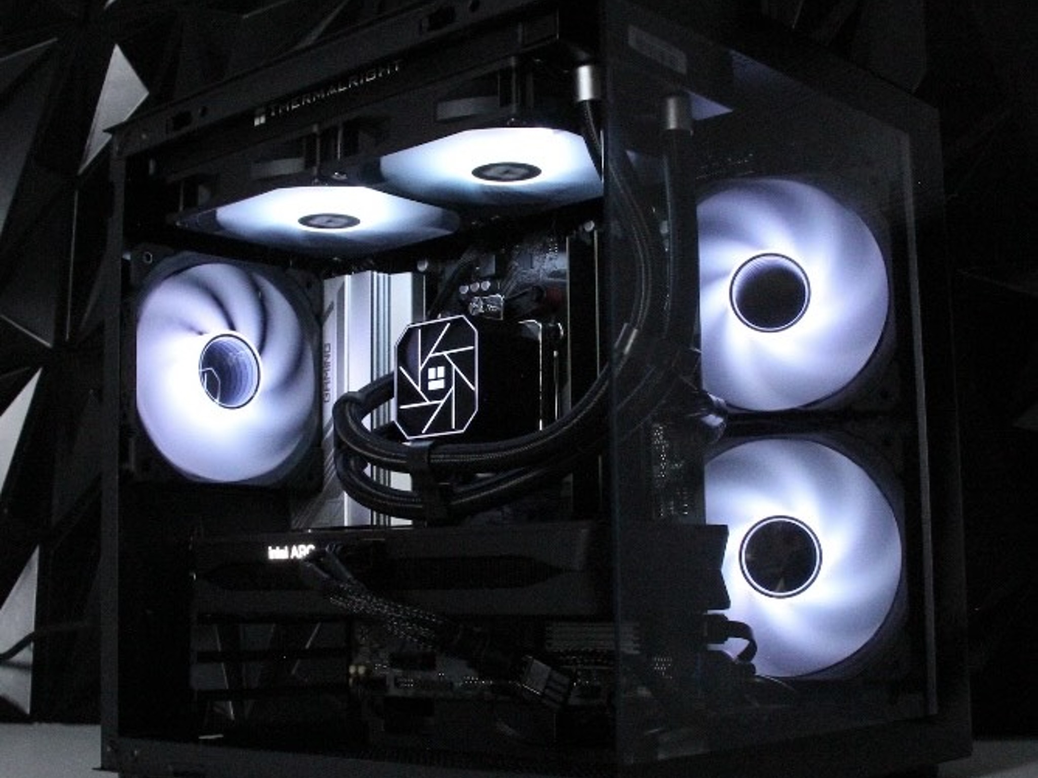 ALL NEW PARTS RYZEN 5 7600X INTEL ARC B580 CLEAN RGB GAMING PC